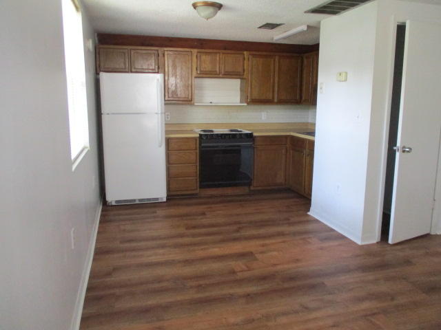 EDGEWATER - Residential Lease