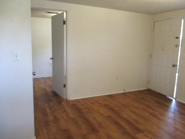 EDGEWATER - Residential Lease