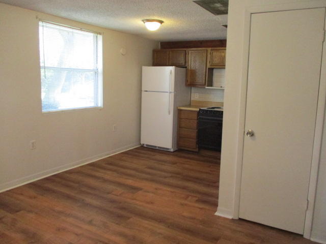 EDGEWATER - Residential Lease