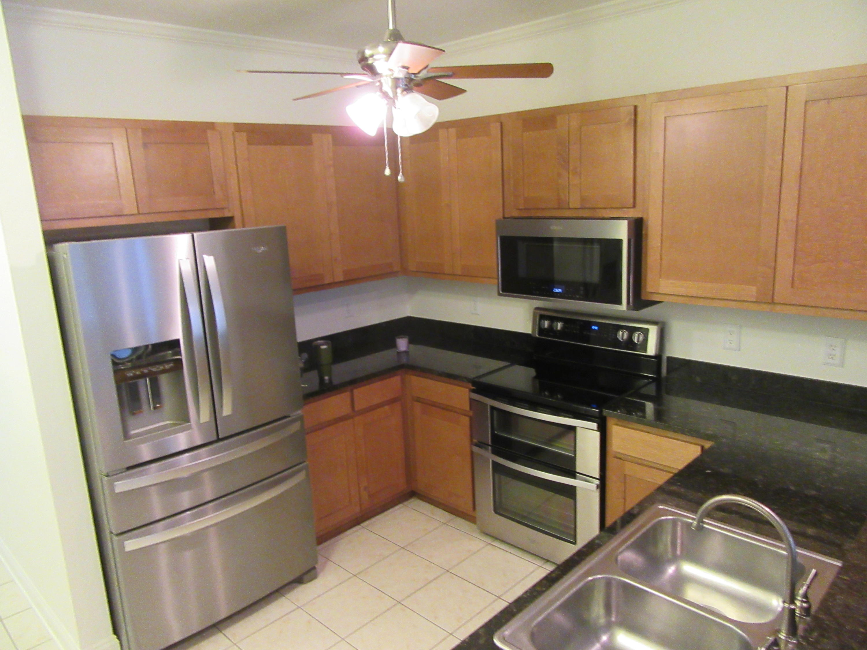 VERANDAS OF FREEPORT, THE - Residential Lease
