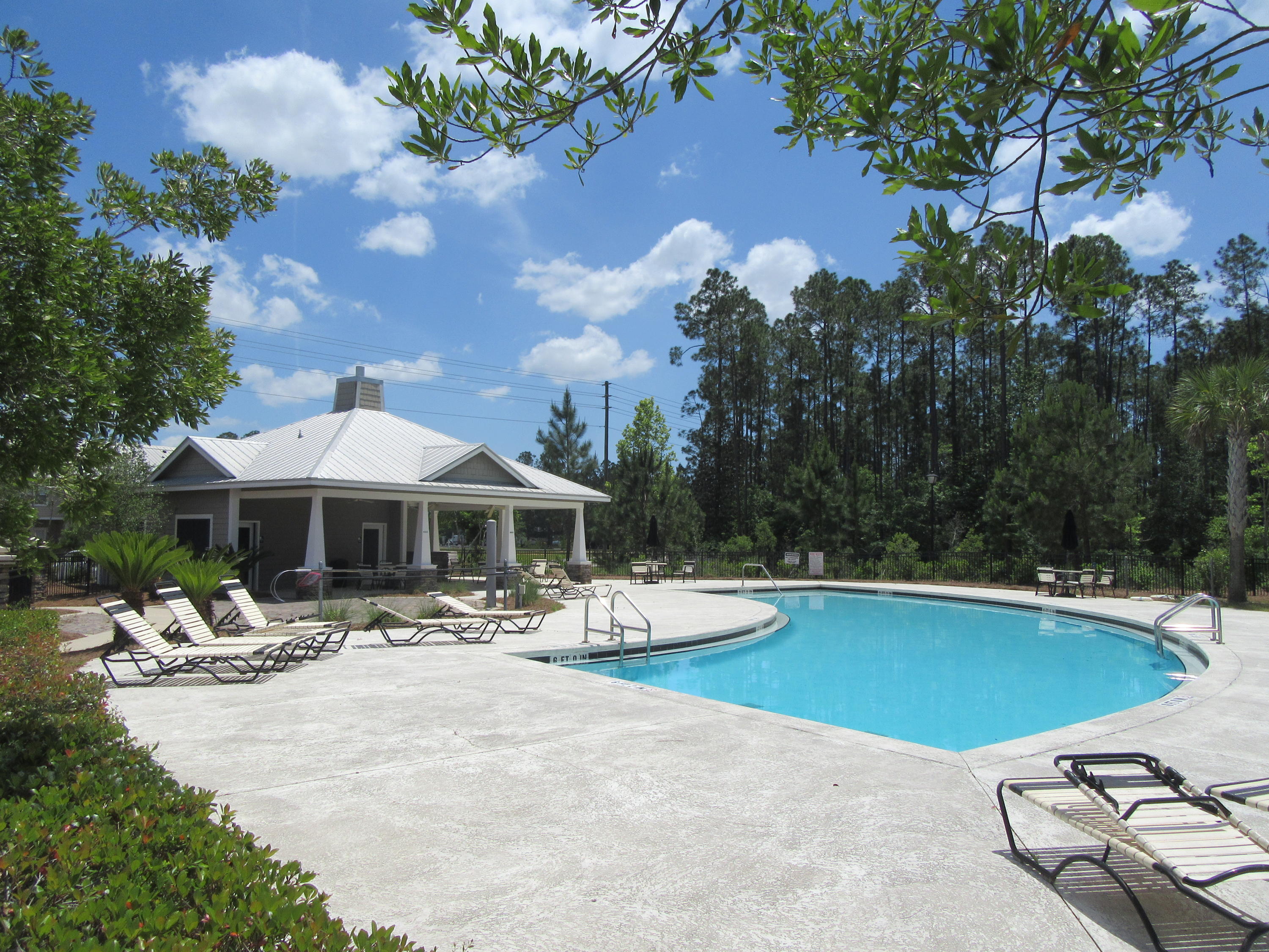 VERANDAS OF FREEPORT, THE - Residential Lease