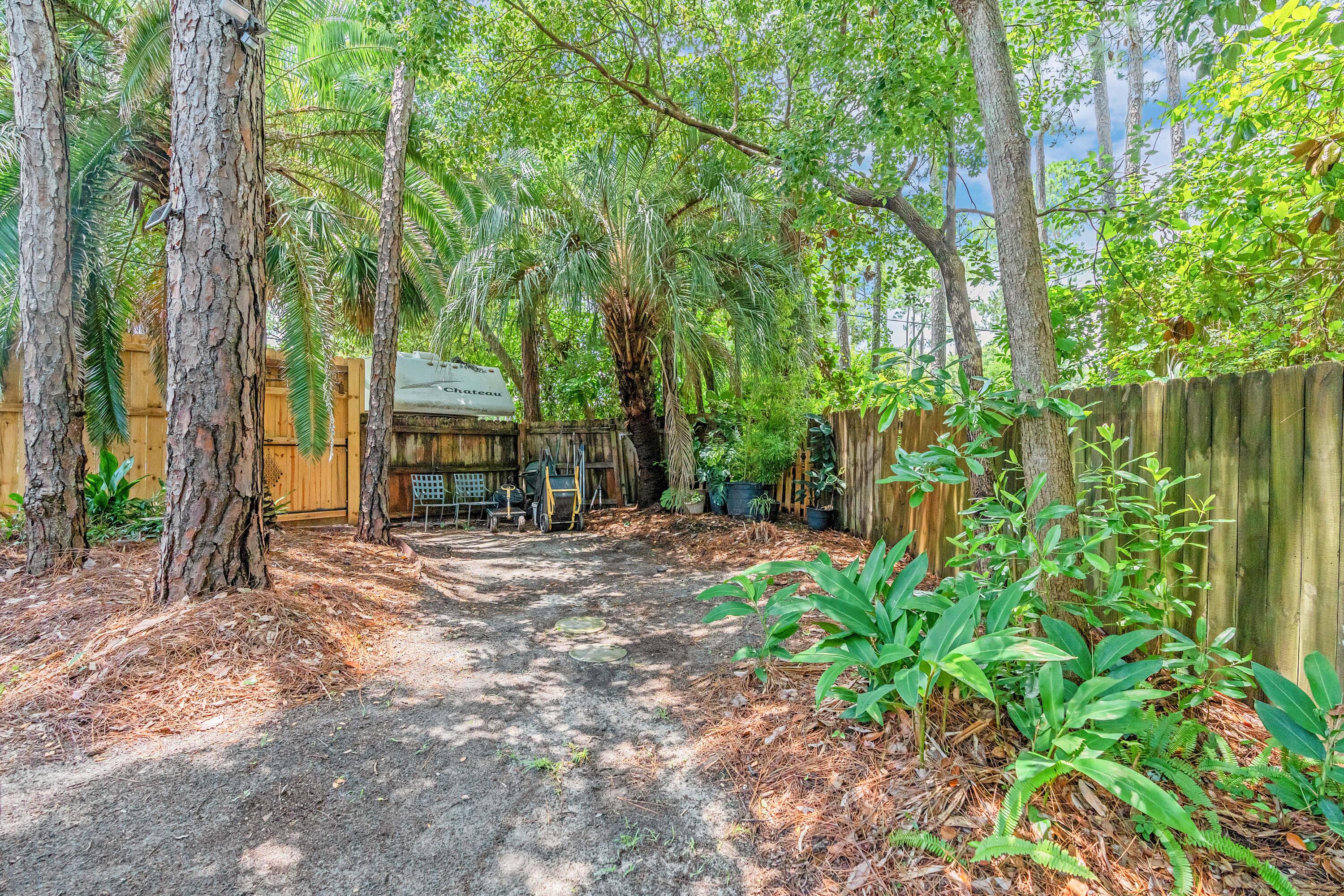 HOLIDAY SHORES ESTATES - Residential