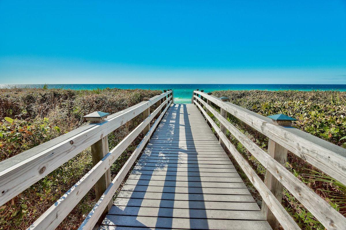 VILLAS AT SEACREST BEACH - Residential