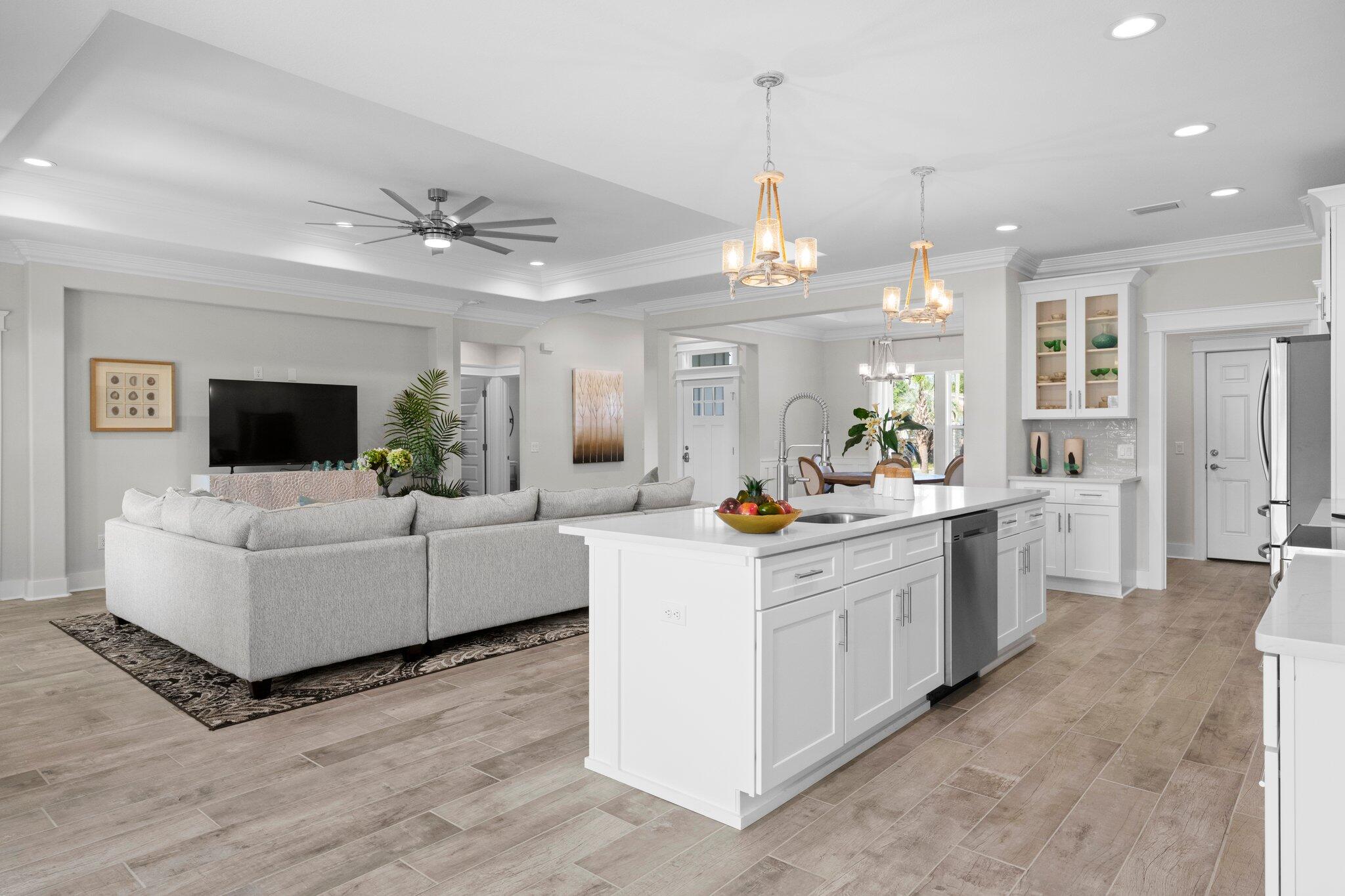 LAGUNA HAVEN - Residential