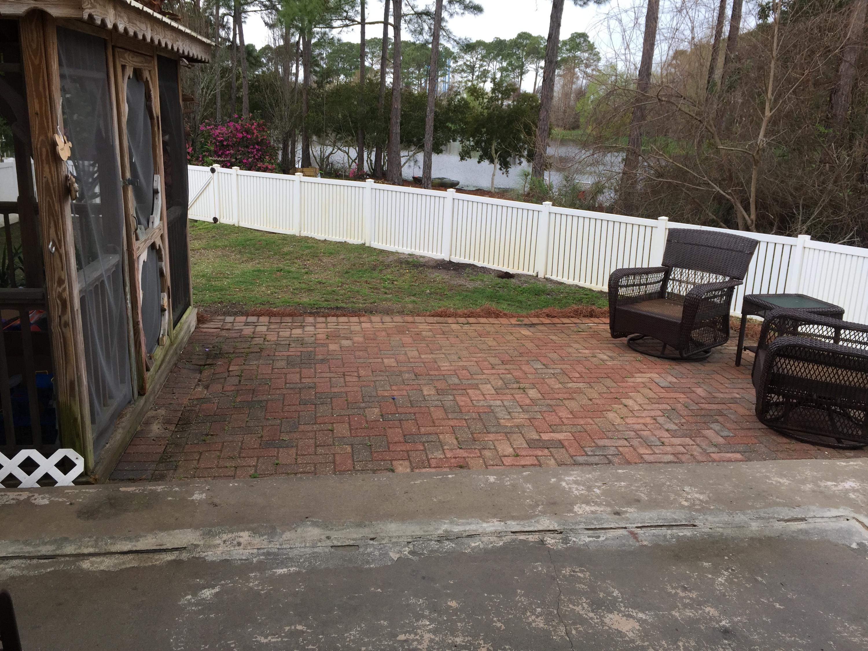 TWIN LAKES ESTATES - Residential Lease