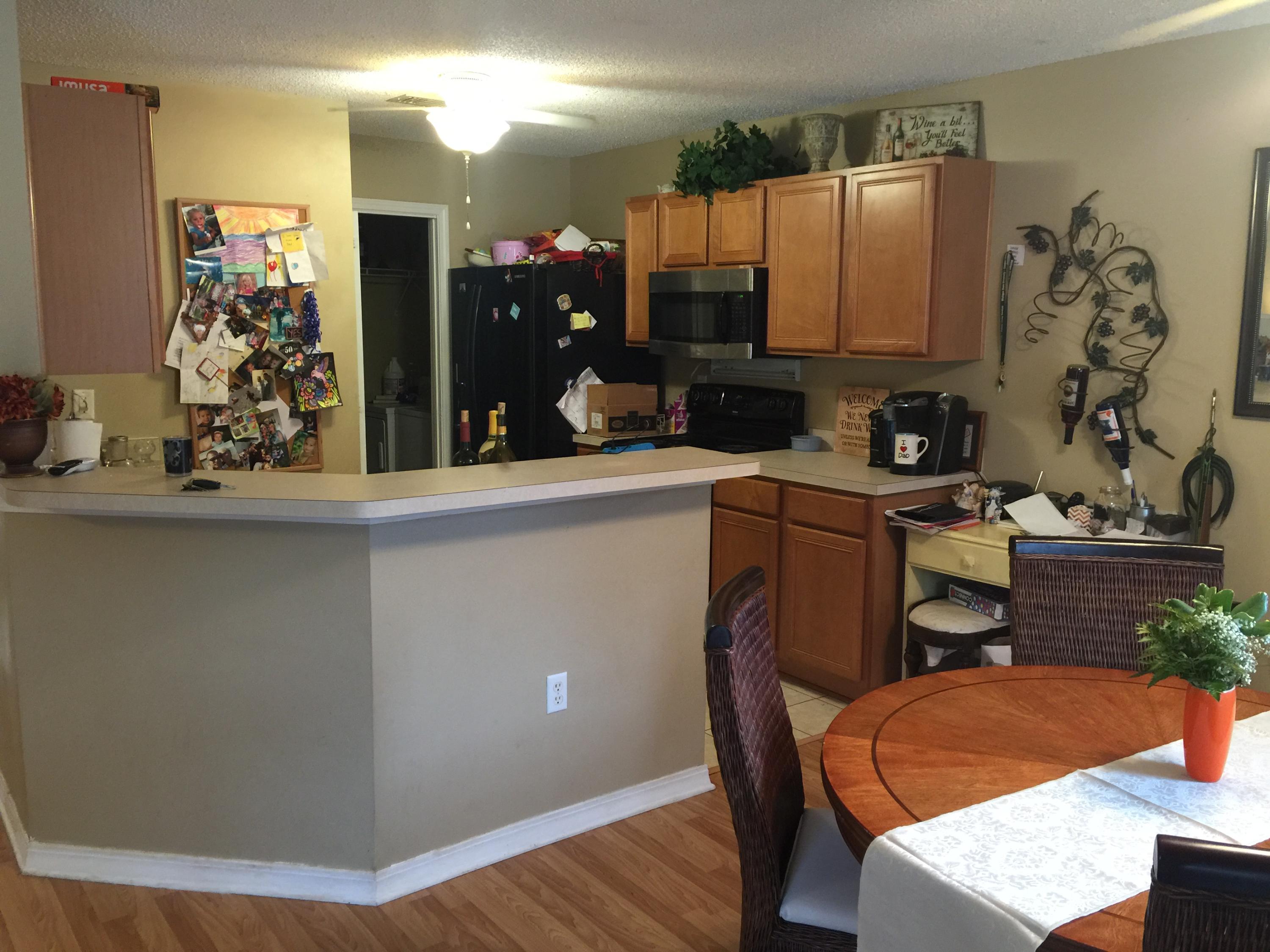 TWIN LAKES ESTATES - Residential Lease