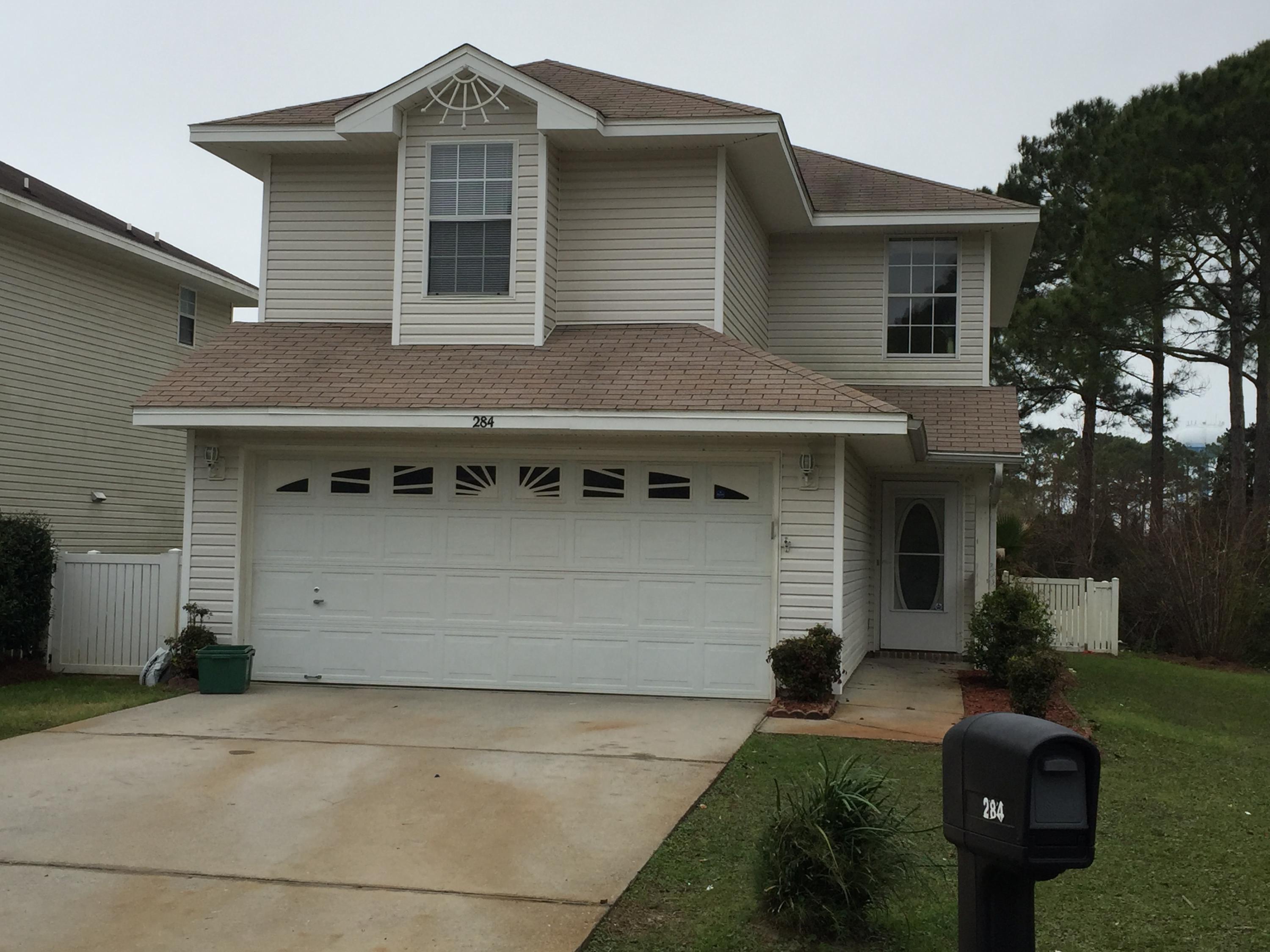 TWIN LAKES ESTATES - Residential Lease