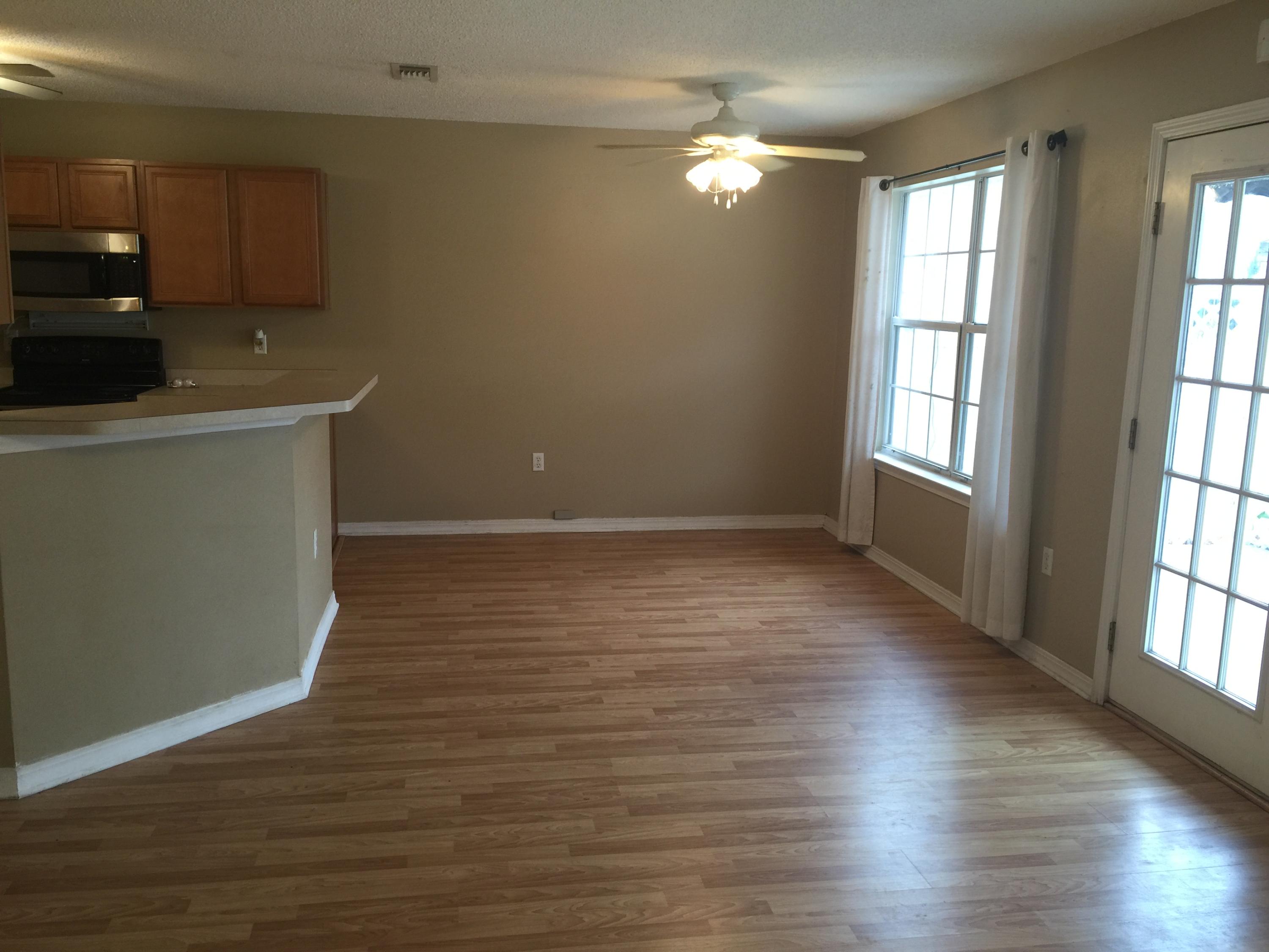 TWIN LAKES ESTATES - Residential Lease