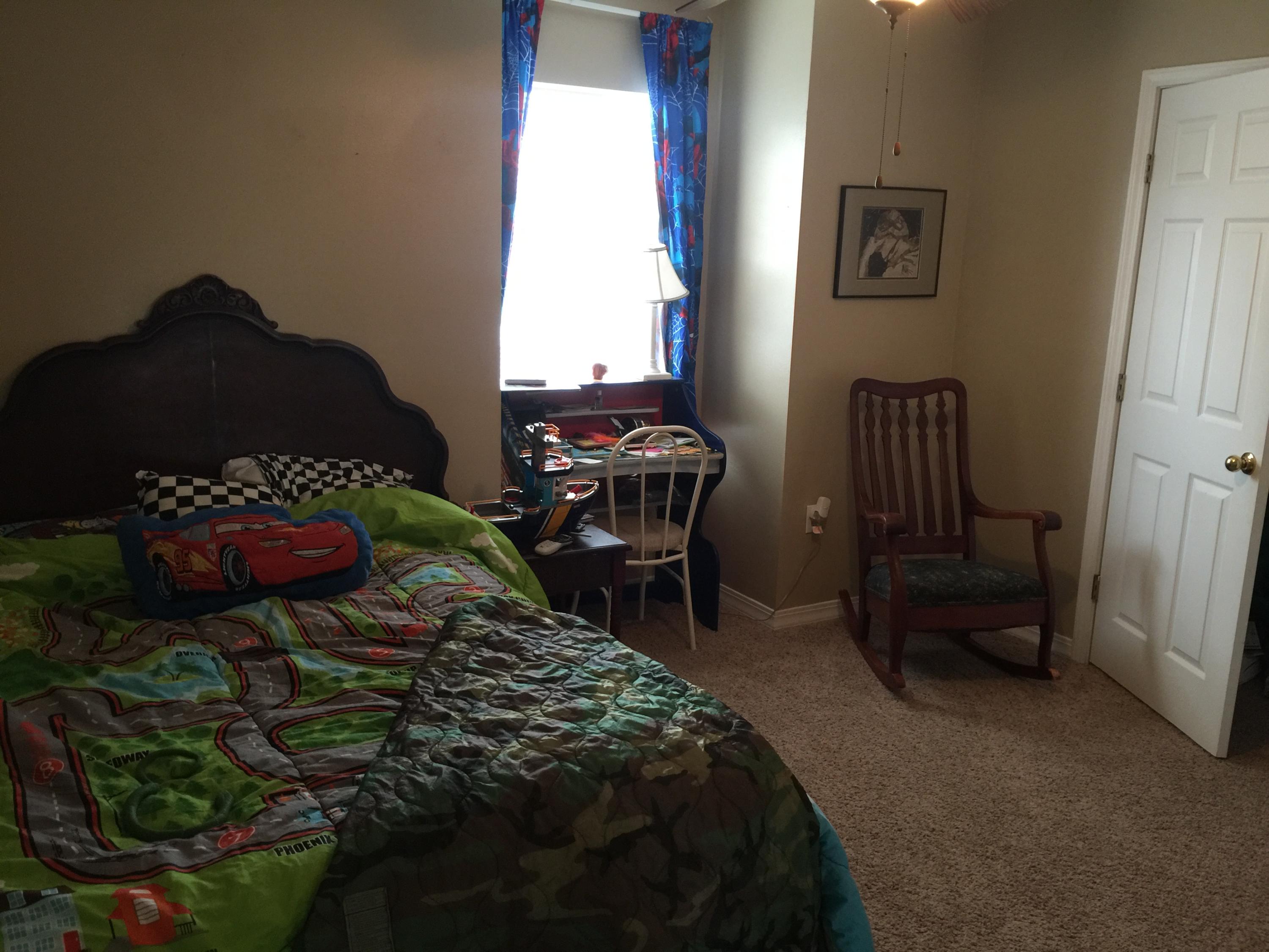 TWIN LAKES ESTATES - Residential Lease