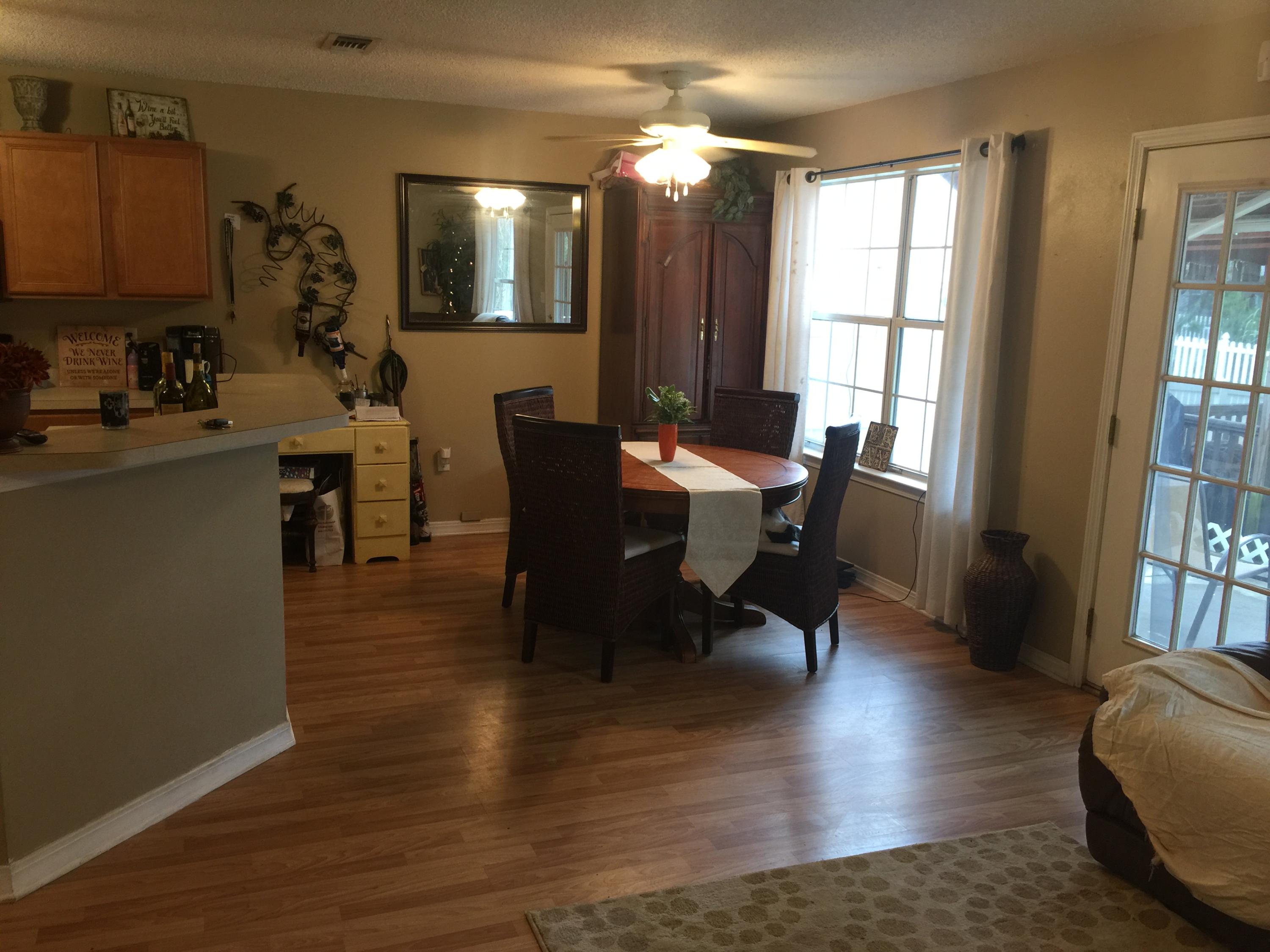 TWIN LAKES ESTATES - Residential Lease