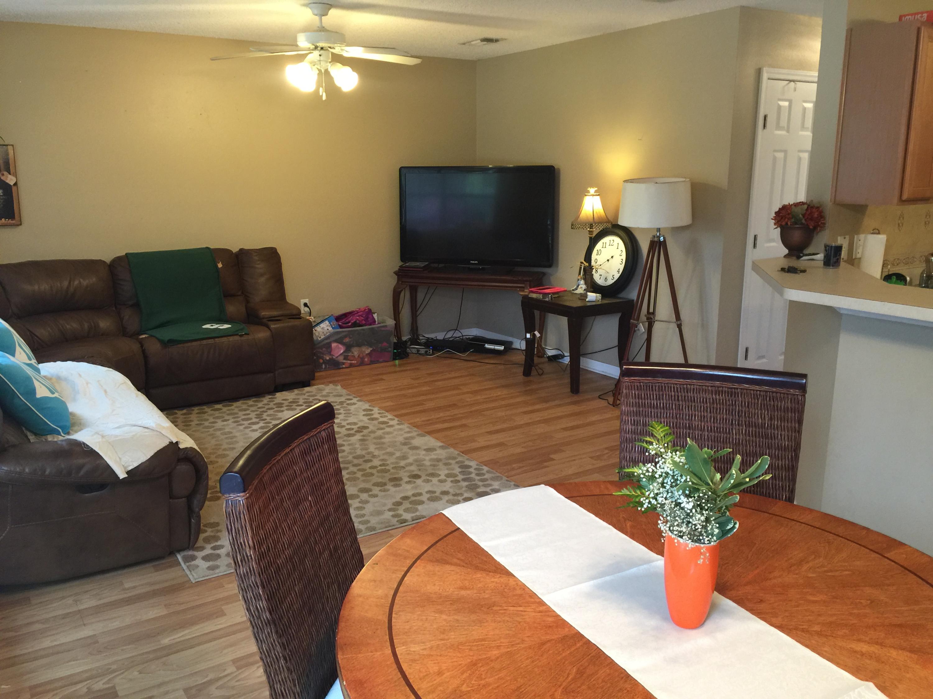 TWIN LAKES ESTATES - Residential Lease