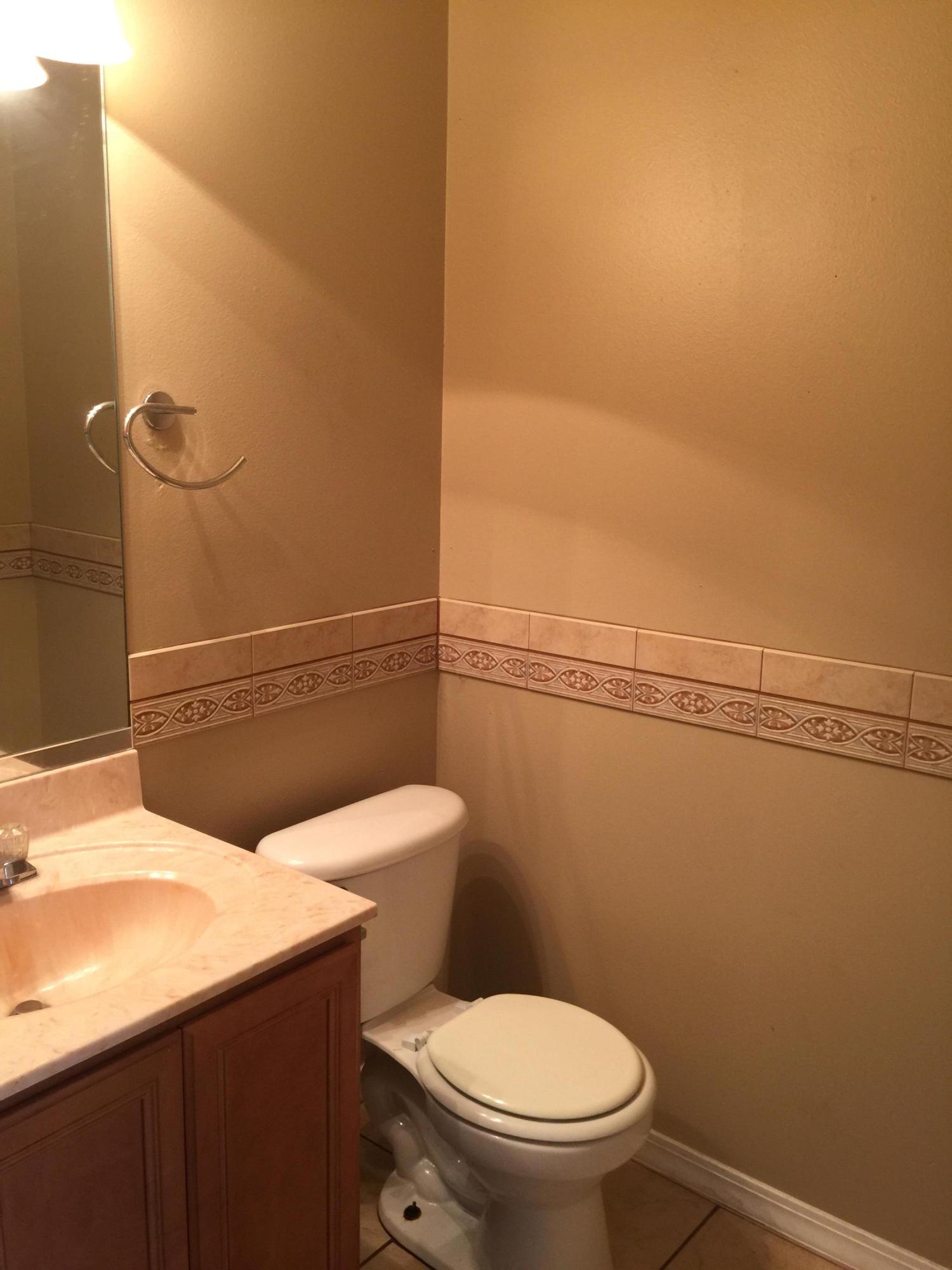 TWIN LAKES ESTATES - Residential Lease