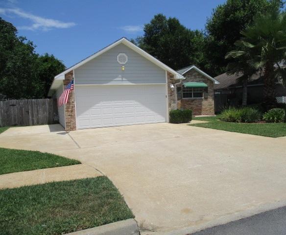 This 3 bedroom 2 bath brick home is move in ready. Glassed in florida room. Outside storage shed is wired but is in as is condition. Privacy fence, & house is wired for whole house generator. Large master bedroom bath with garden tub & walk in shower. Roof was replaced in fall of 2011. Vacant & easy to show. Priced to sell!! Show this one & it will sell itself.
Subdivision is very convenient yet private. Roof was replaced on fall of 2011