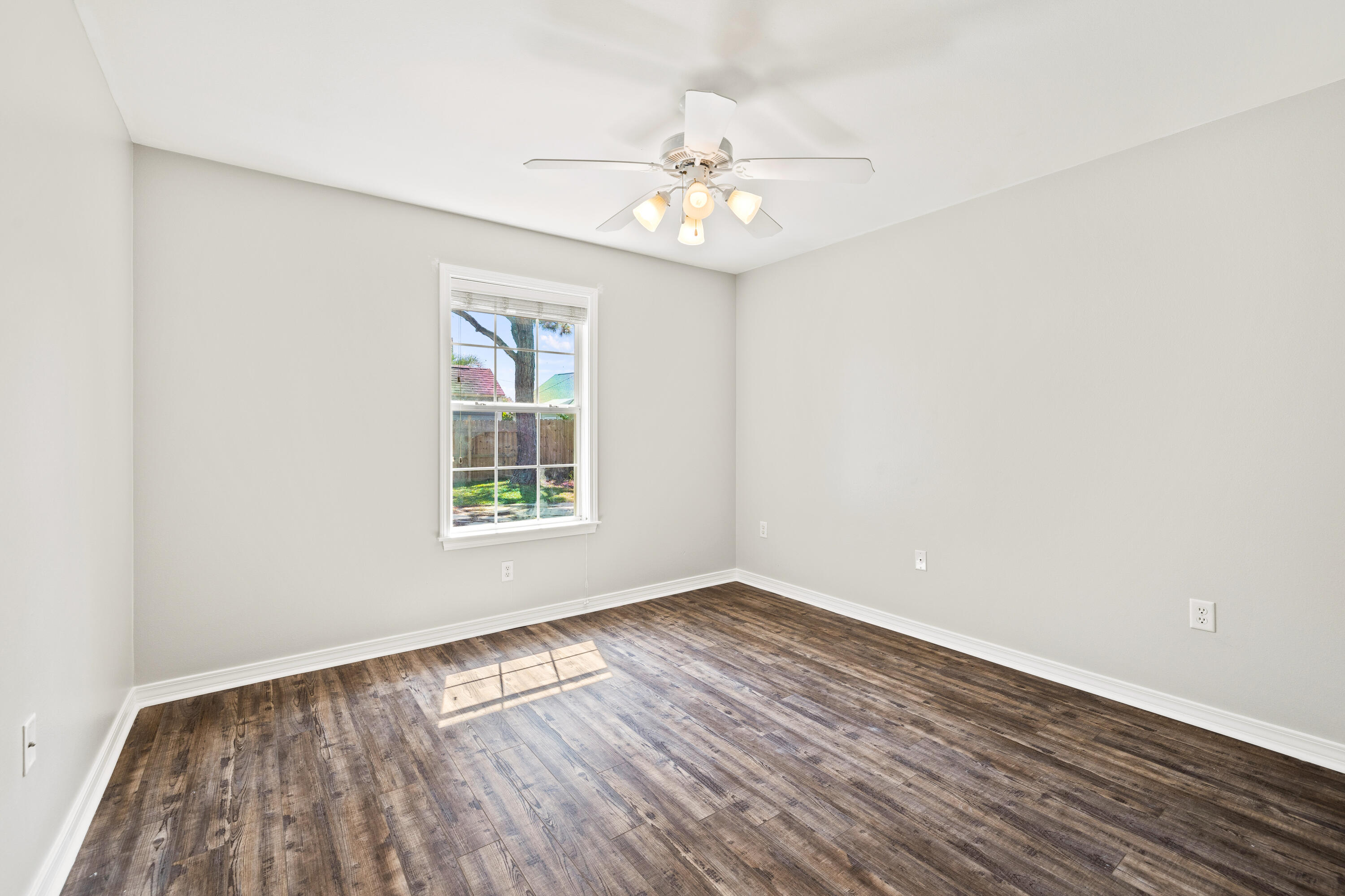 HOLIDAY SHORES ESTATES - Residential