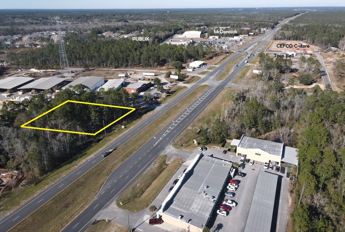 Well positioned retail outparcel along Highway 331 South in Freeport, Florida.  This rectangular parcel has dimensions of 204' x 238'.  This location is just south of Publix and all the additional retail synergy created around this site.  National retailers in the area include Publix, McDonalds, Ace Hardware, Waffle House, Taco Bell, Cefco convenience store and several others that have been announced that are coming into this market.  Tremendous rooftops have been built in the Freeport area and hundreds of new homes & apartments are slated to open soon.  Highway 331 is the north / south artery providing access to the world famous beaches of South Walton County which includes Santa Rosa Beach & 30a.  Current traffic counts are 26,000 cars per day, FDOT 2023.