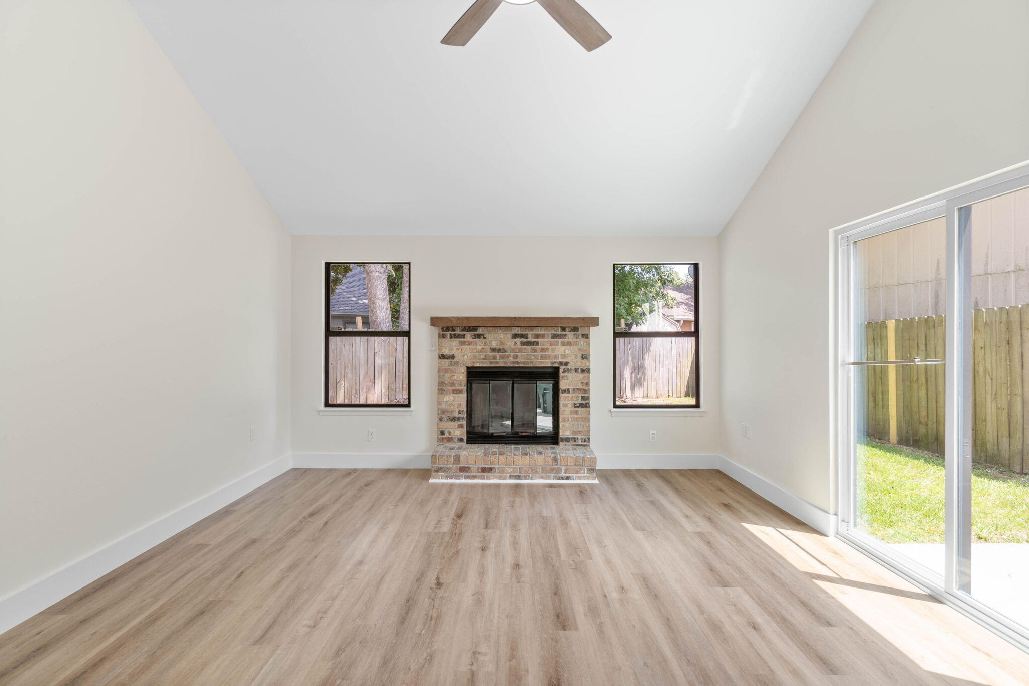HIDDEN TRAILS PH 1 - Residential