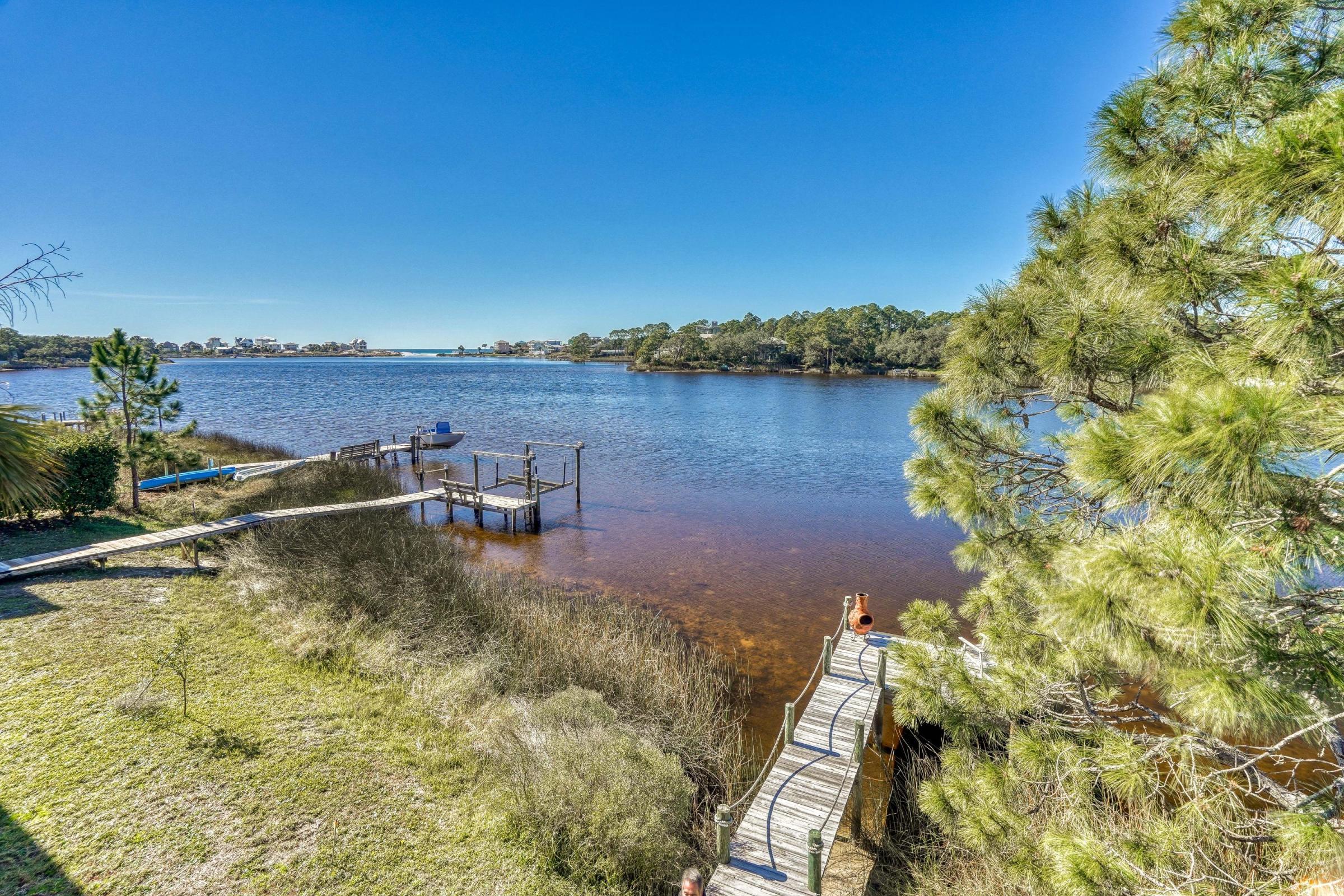 LAKEWOOD POINTE ESTATES - Residential Lease