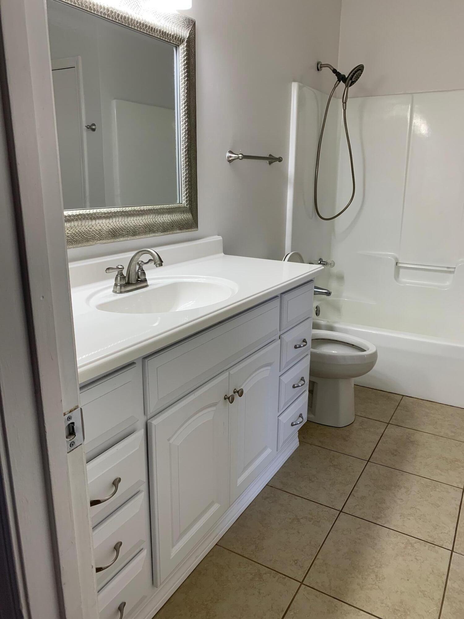 FOREST VIEW T/H - Residential Lease