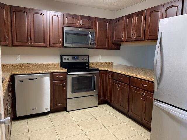 FOREST VIEW T/H - Residential Lease