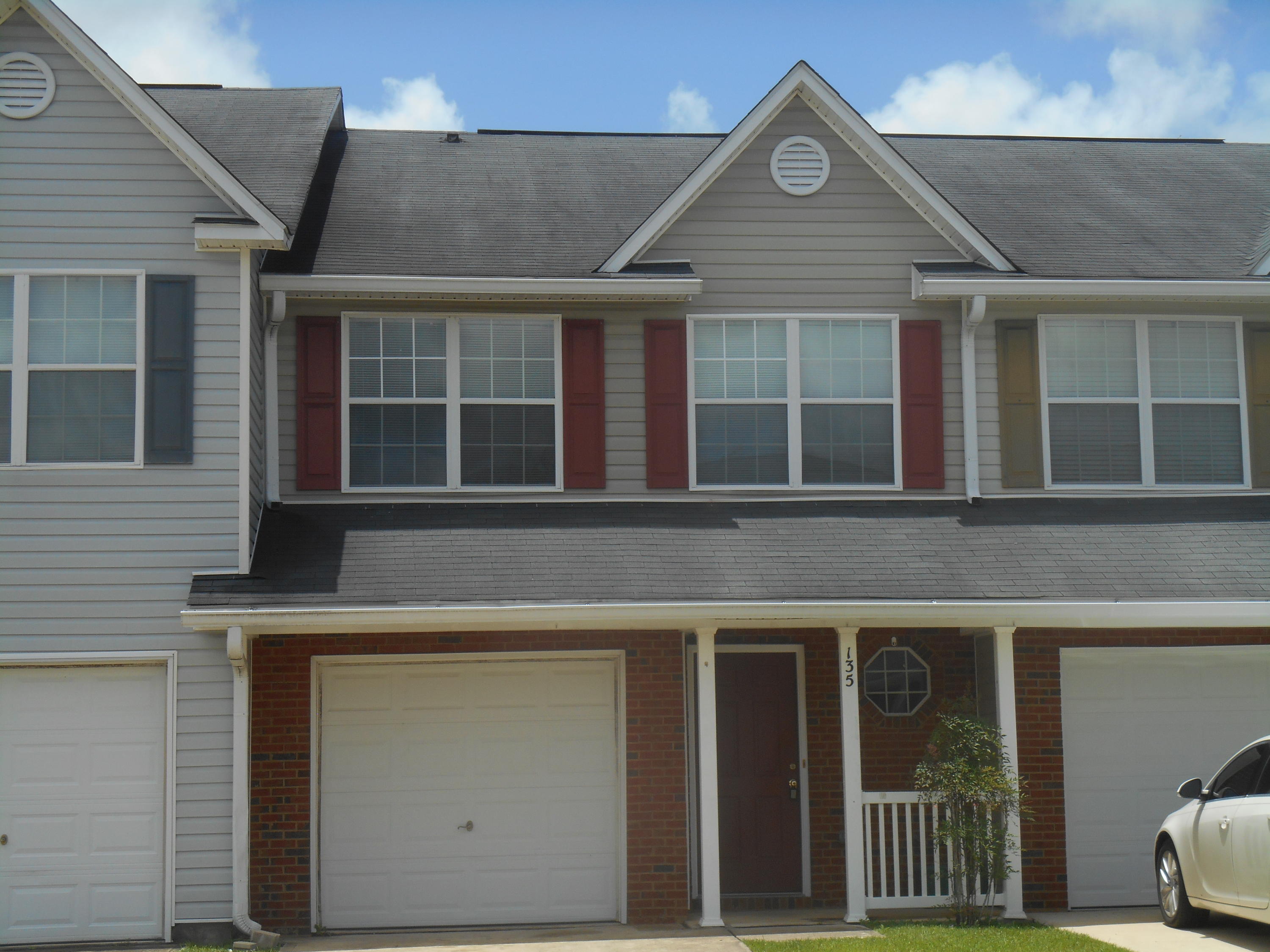 ROLLING PINES - Residential Lease