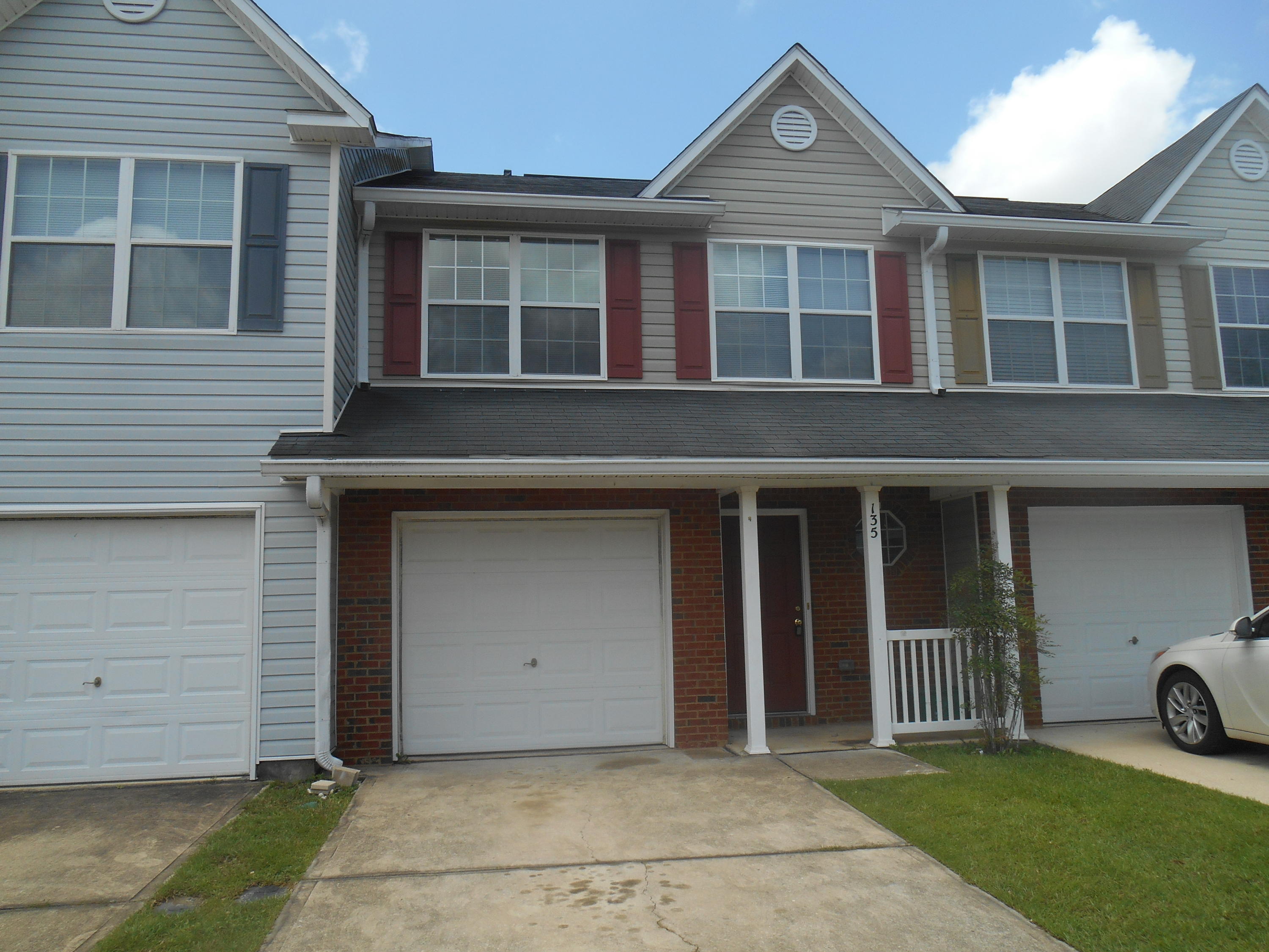 ROLLING PINES - Residential Lease