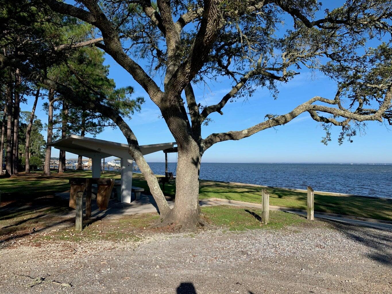 PONCE DE LEON ESTATES - Residential Lease