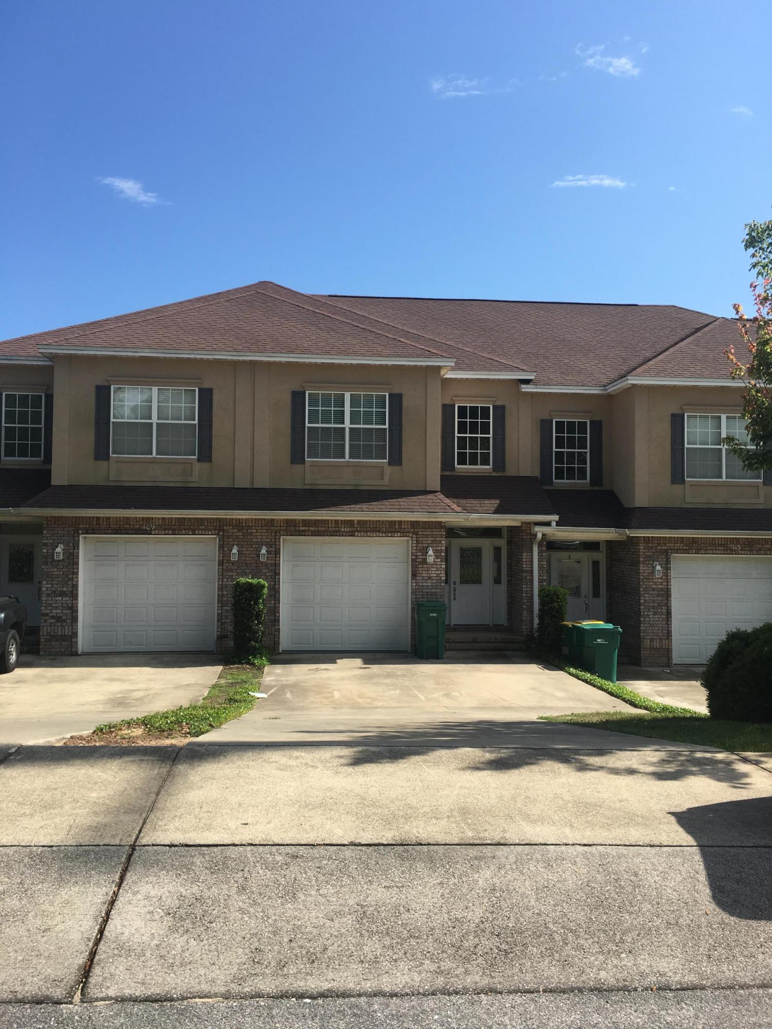 Beautiful town home unit close to bases and schools. Some interior features include crown molding, fireplace, custom cabinets, hard surface Counter tops, and Foyer. Built in Dishwasher, Microwave, Stove,and Garbage Disposal. Master bedroom has a nice size walk-in closet. No Smoking.