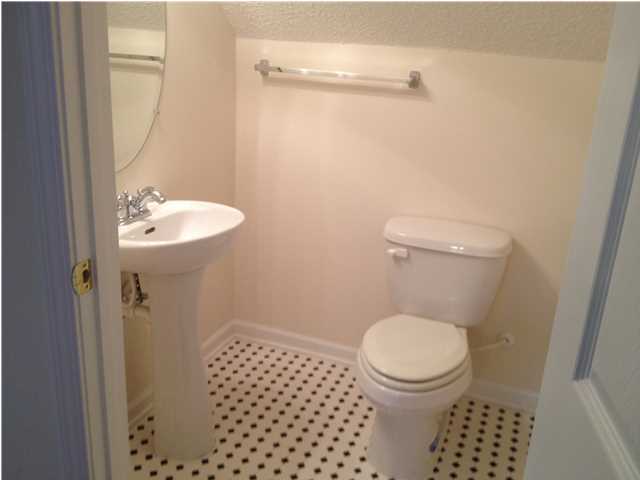 ROLLING PINES - Residential Lease