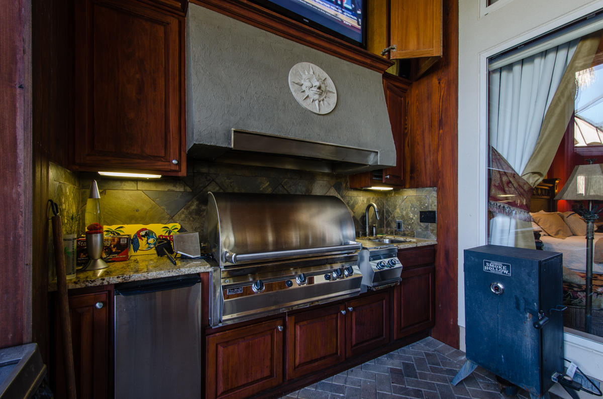 BURNT PINE - Residential Lease