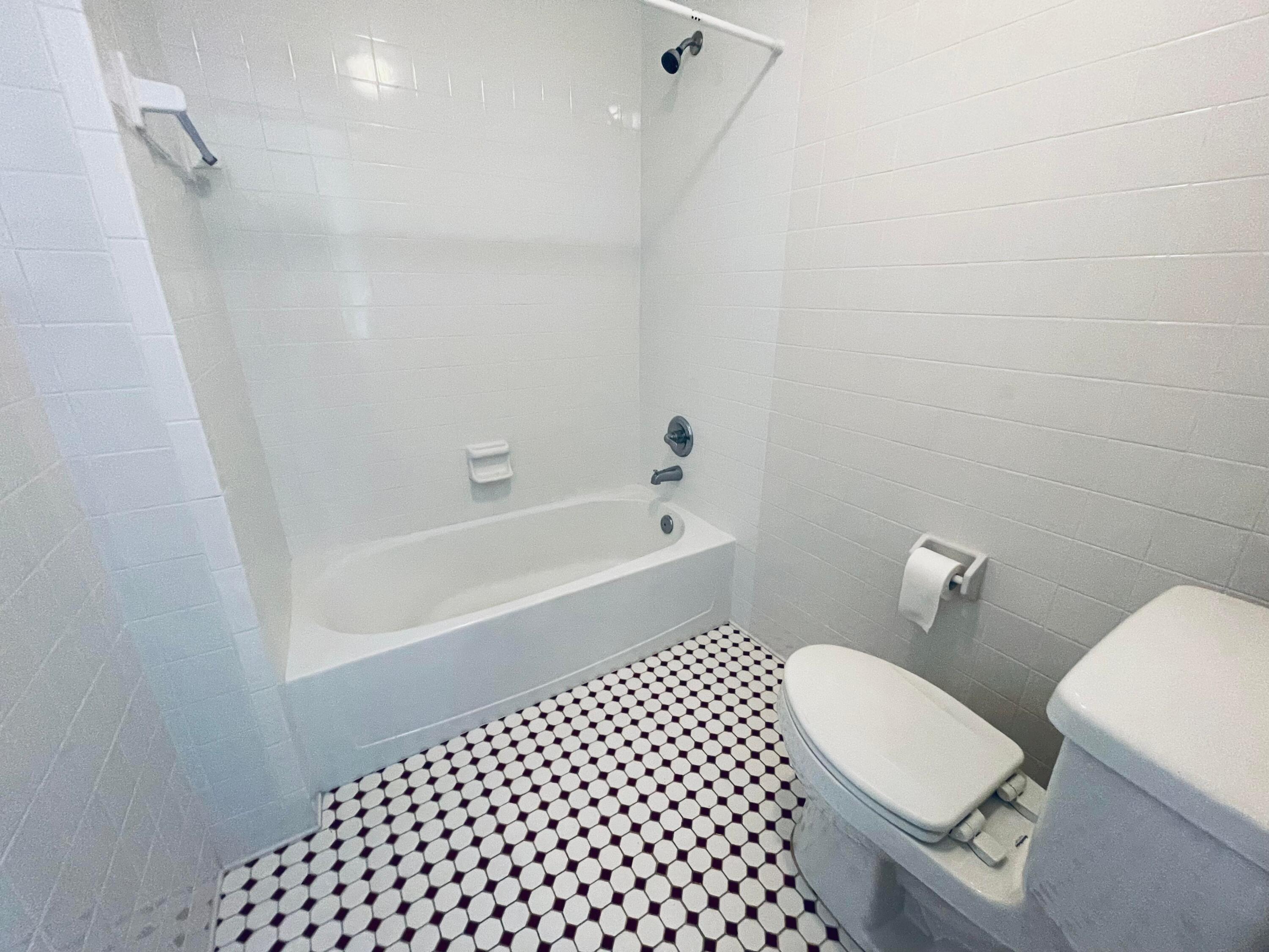MARY ESTHER MANOR - Residential Lease