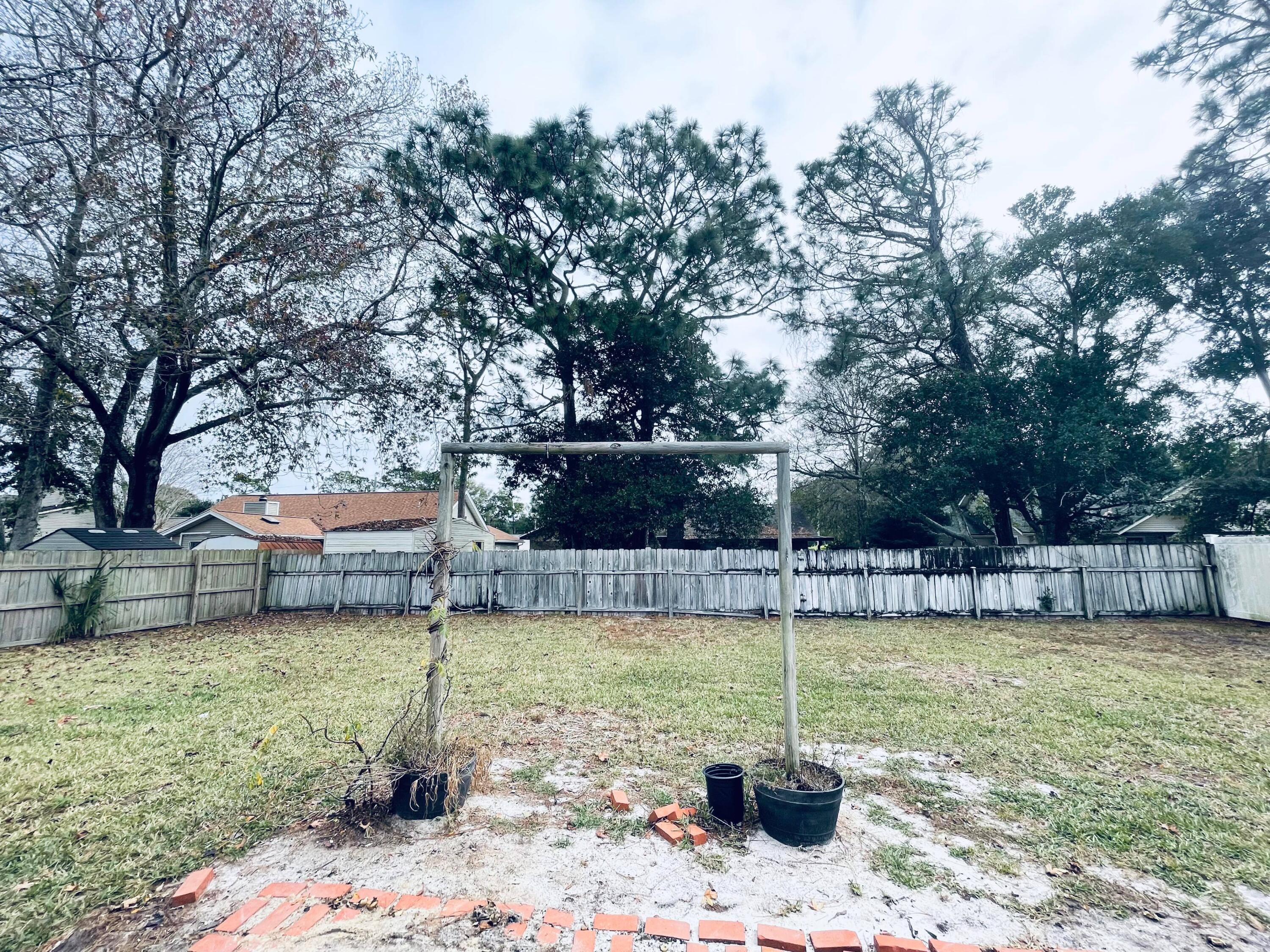 MARY ESTHER MANOR - Residential Lease