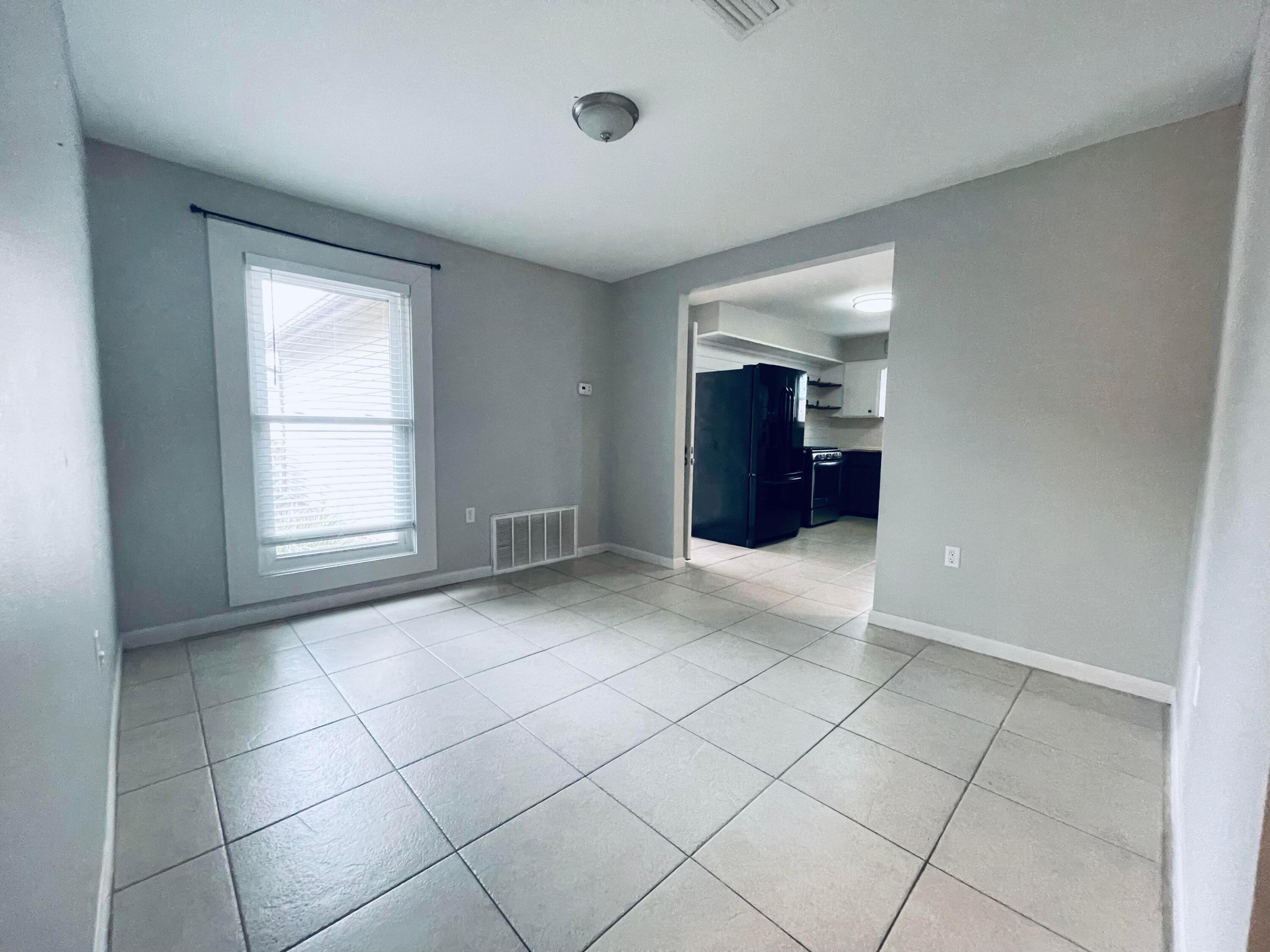 MARY ESTHER MANOR - Residential Lease