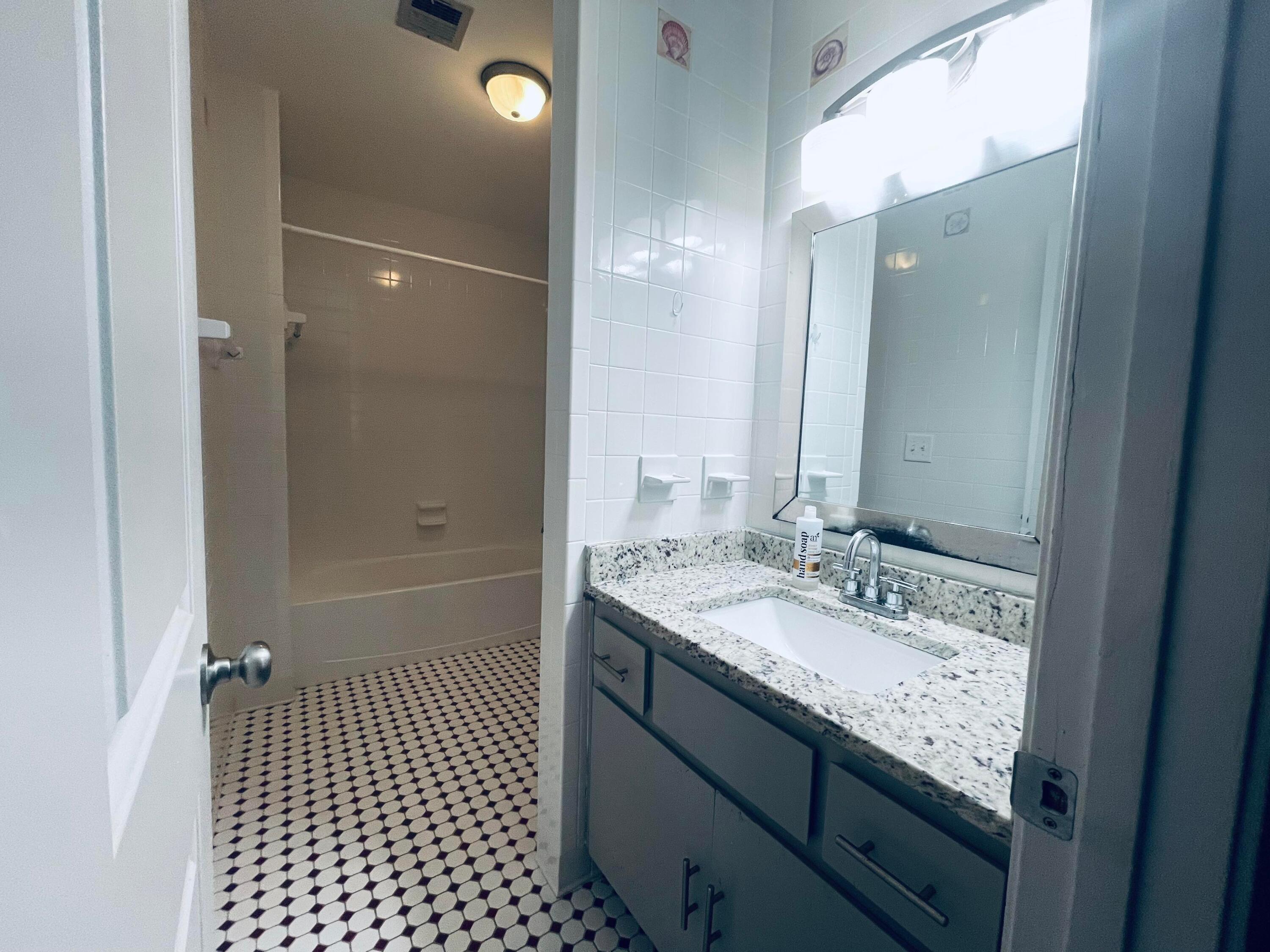 MARY ESTHER MANOR - Residential Lease
