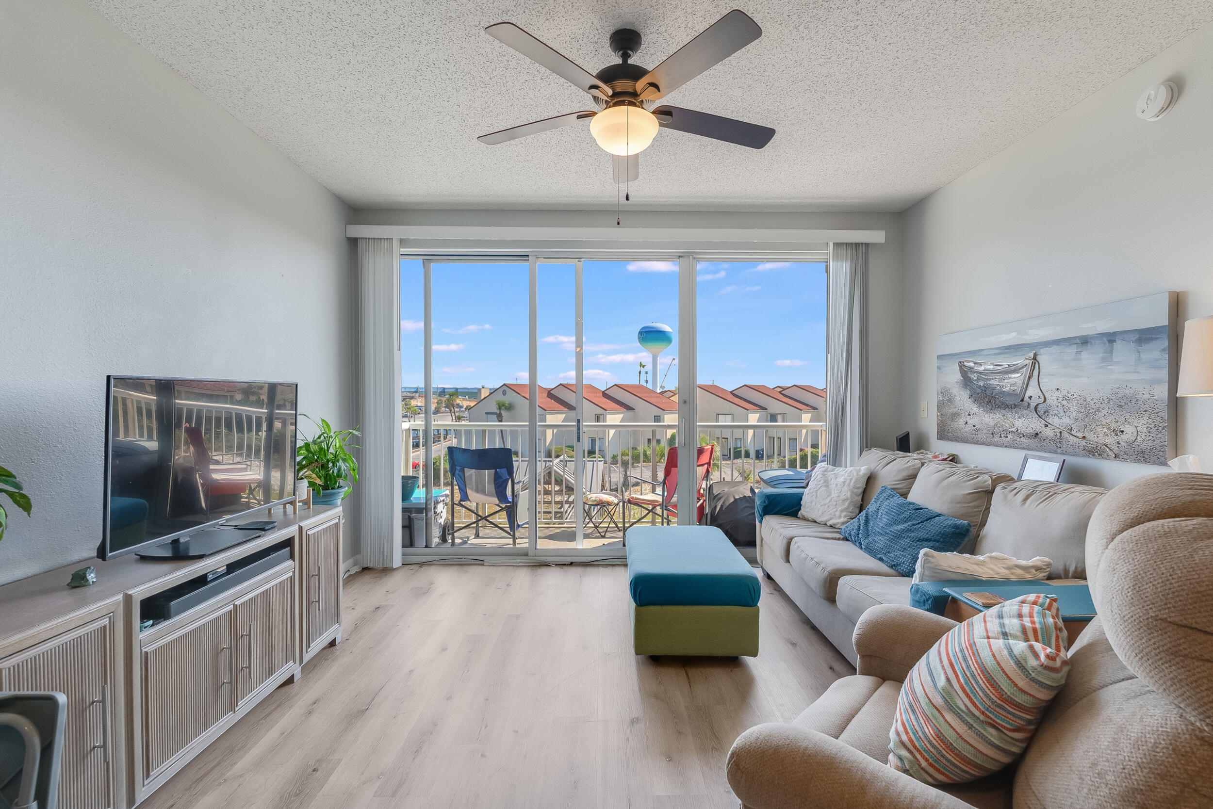 PALM COURT YACHT CLUB - Residential