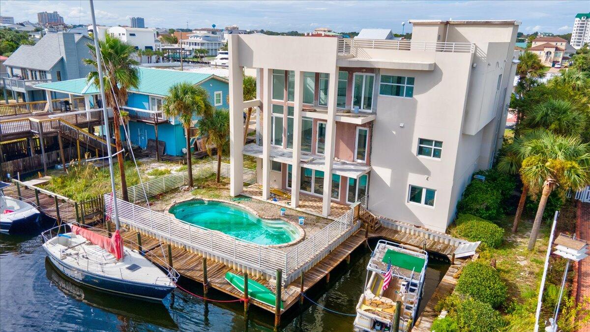HOLIDAY ISLE - Residential