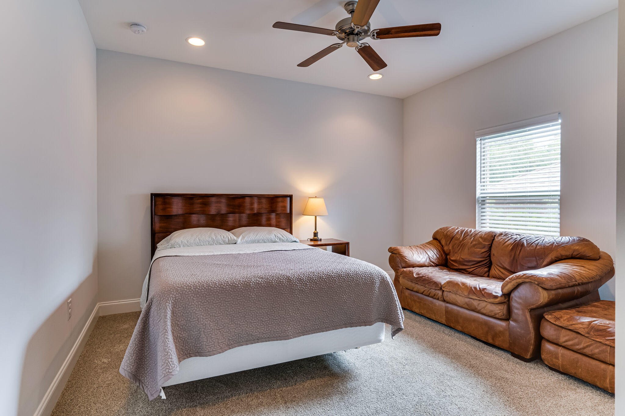 HUNTINGTON S/D PH 3 - Residential Lease