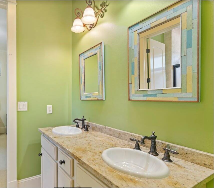 EMERALD WATERS VILLAGE - Residential