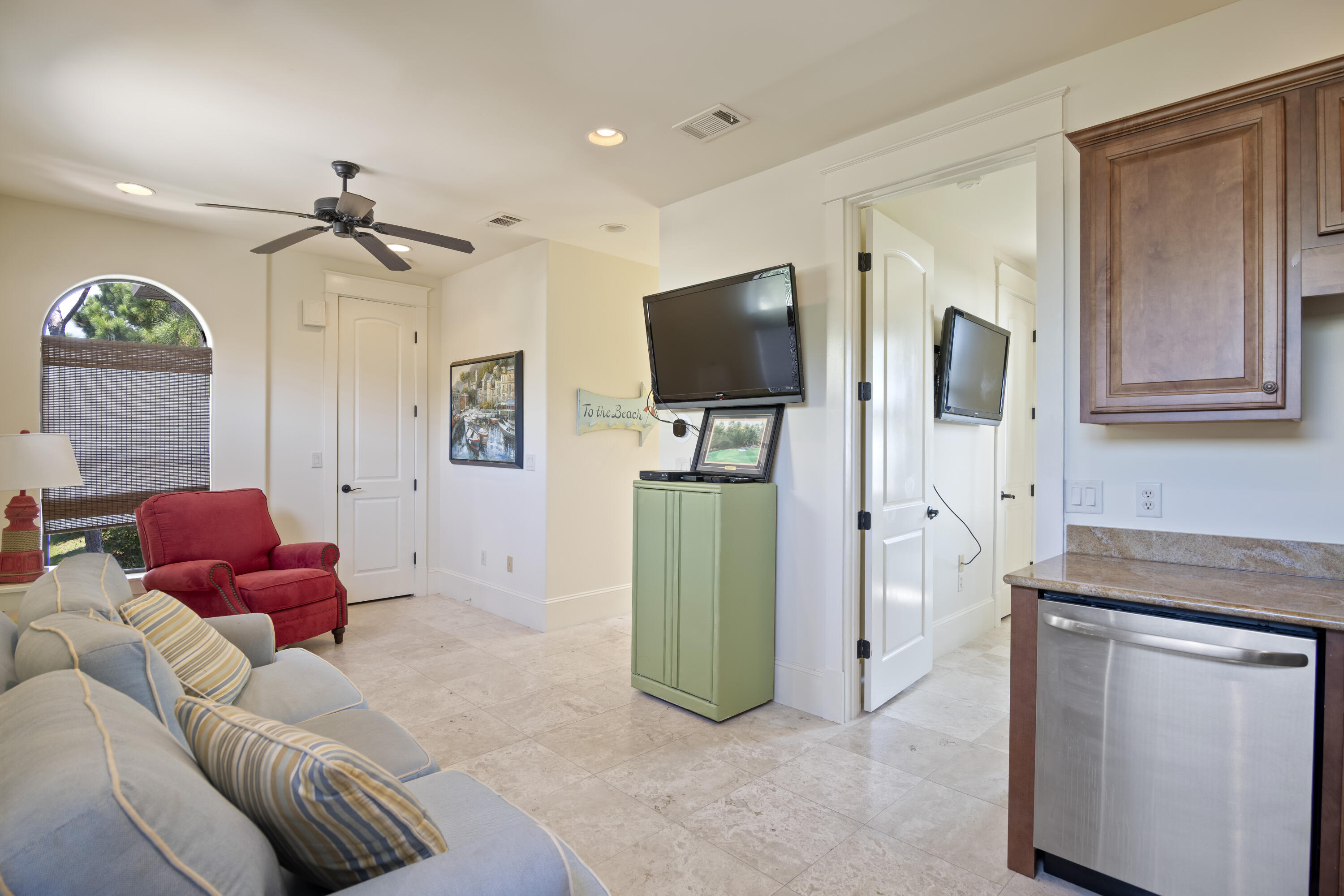 EMERALD WATERS VILLAGE - Residential