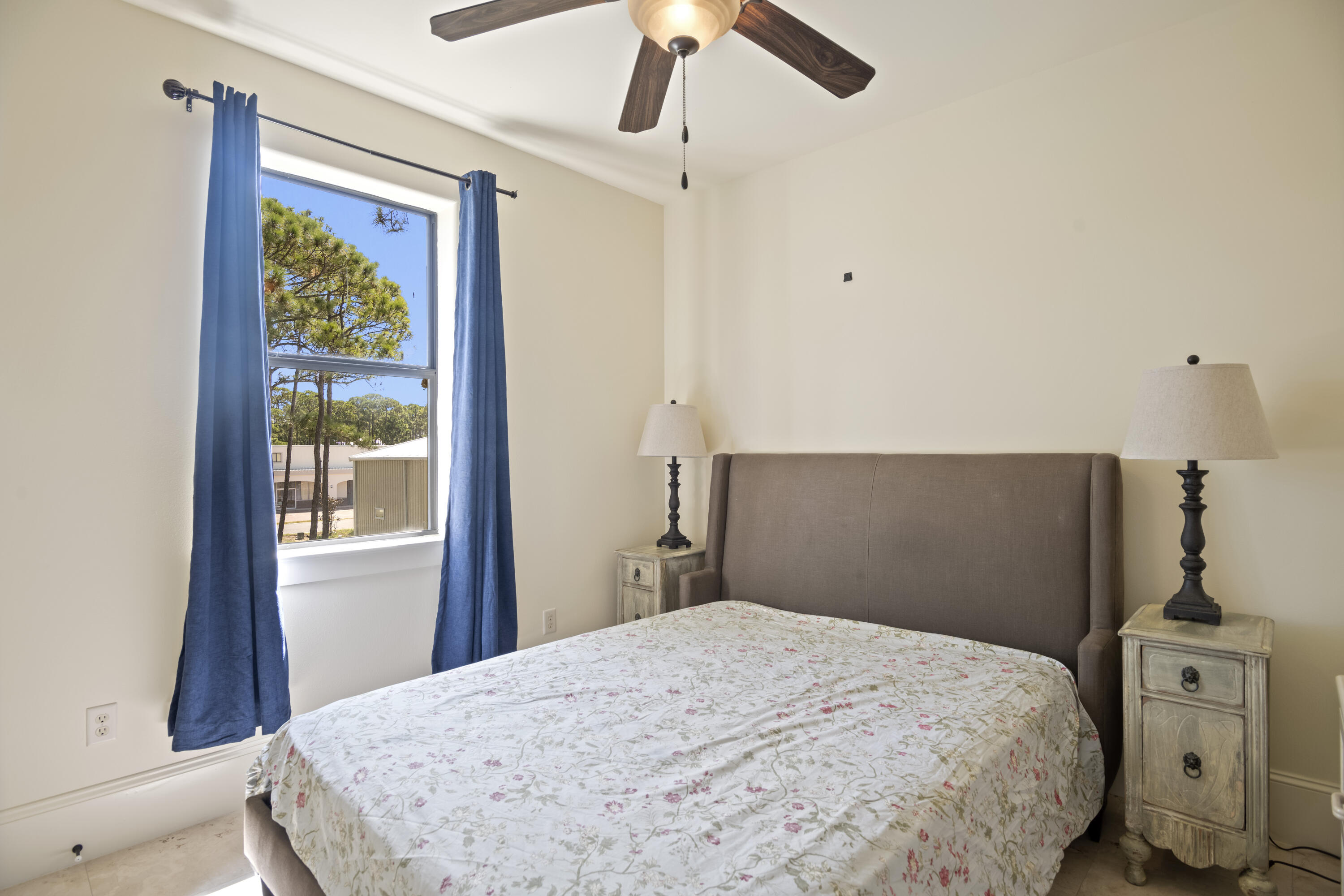 EMERALD WATERS VILLAGE - Residential