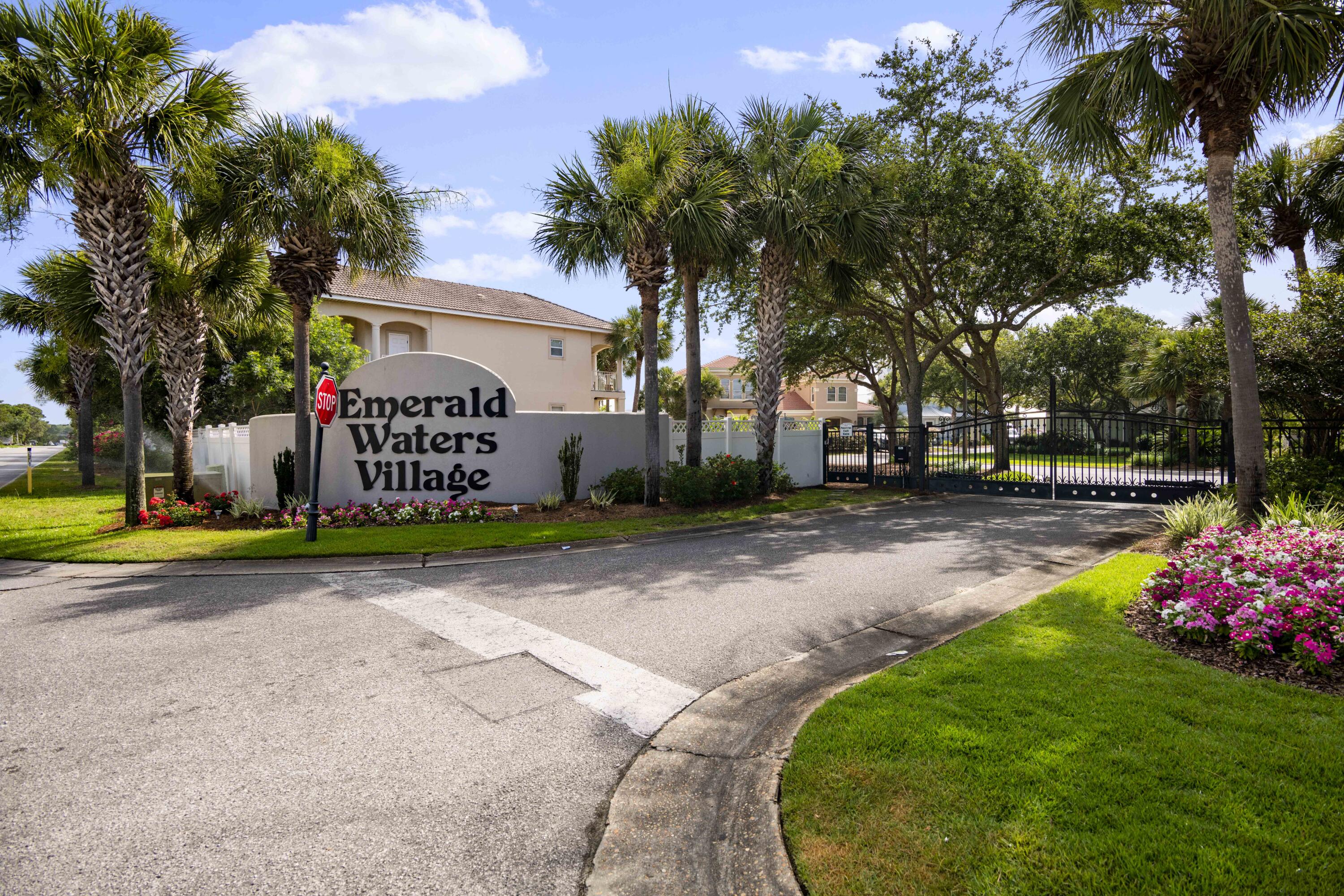 EMERALD WATERS VILLAGE - Residential