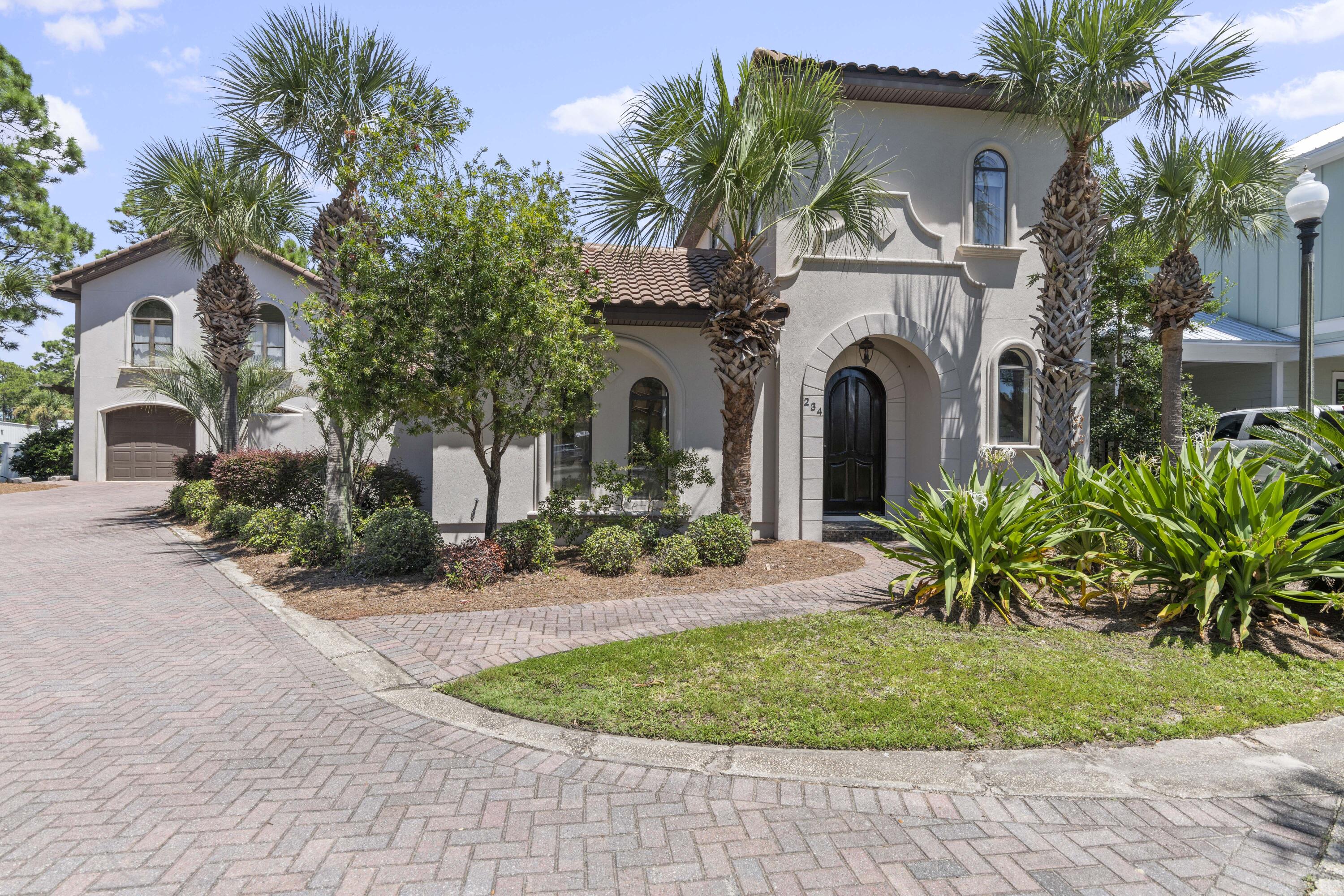 EMERALD WATERS VILLAGE - Residential