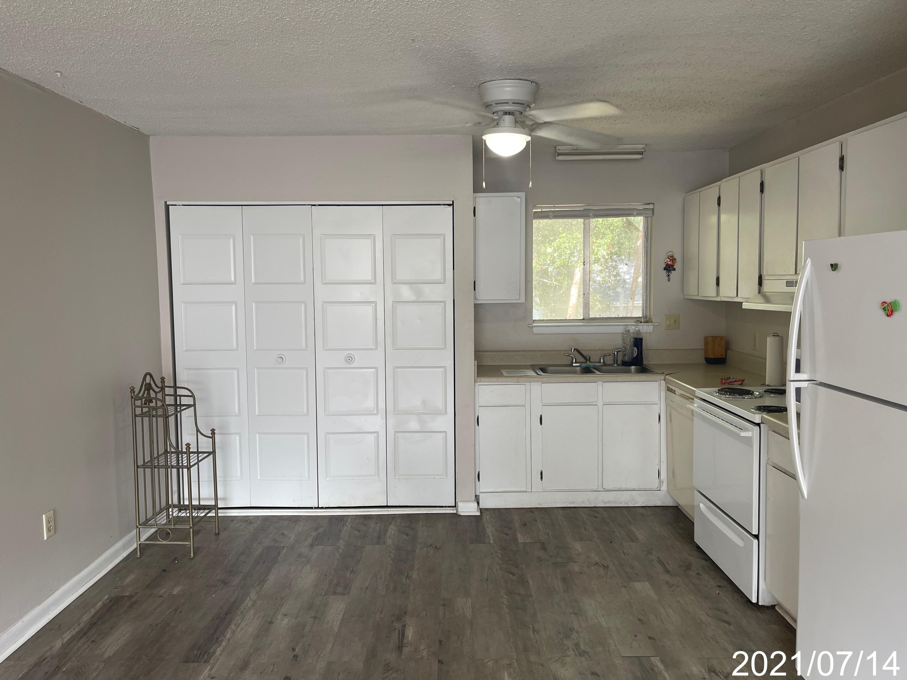 COLLEGE PARK CONDO - Residential Lease