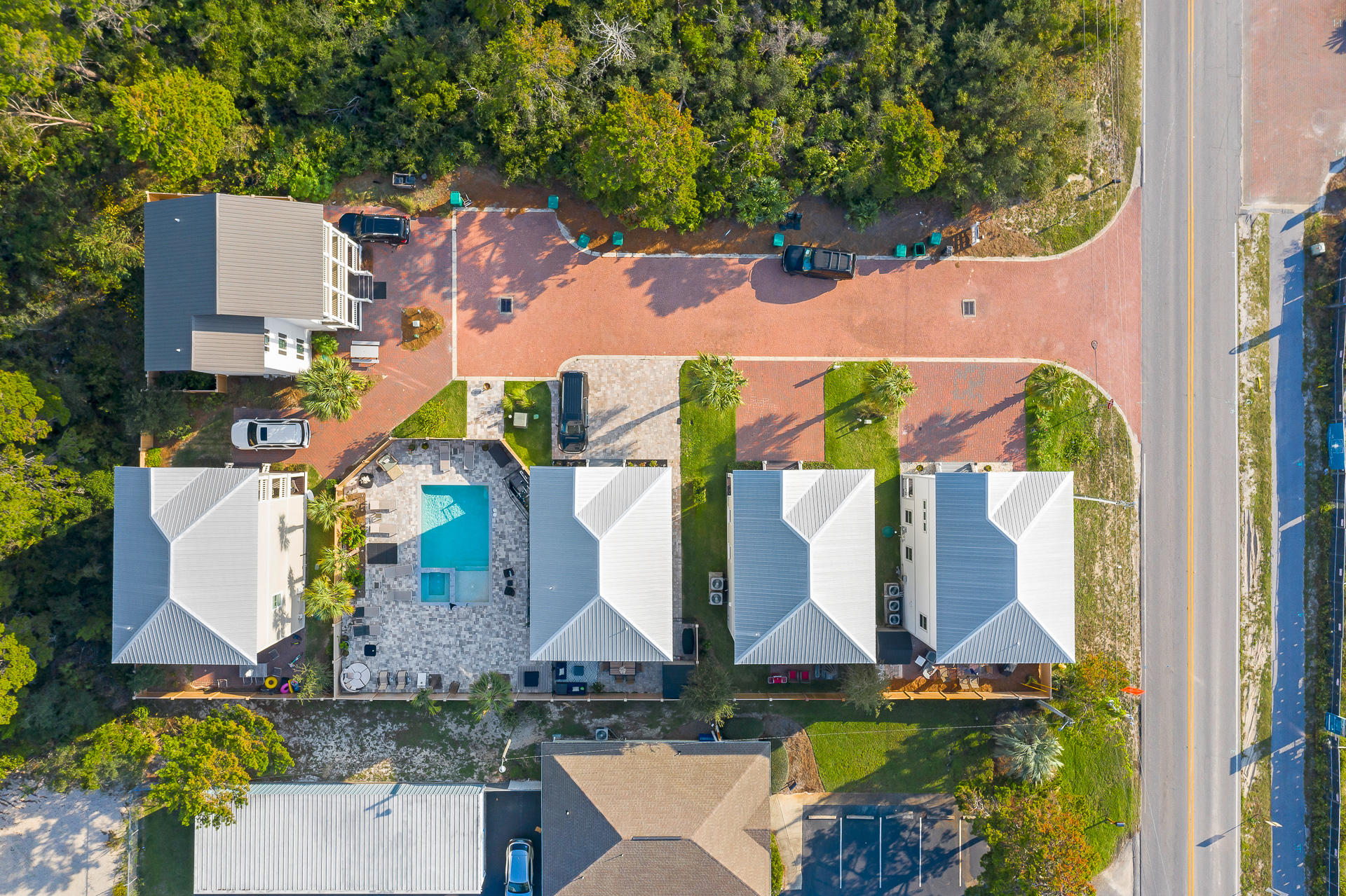 SOUTH SHORES - Residential