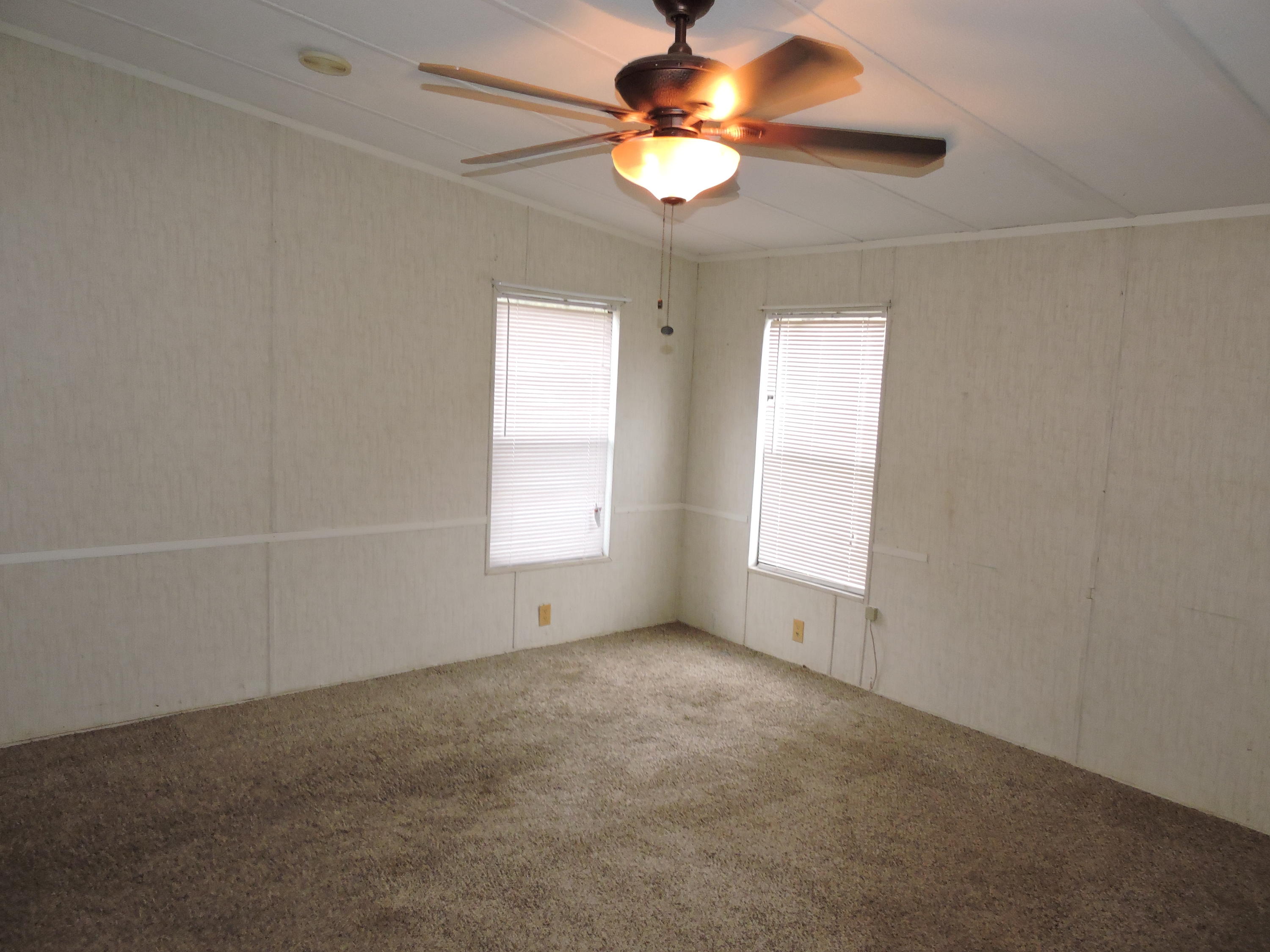 METES & BOUNDS - Residential Lease