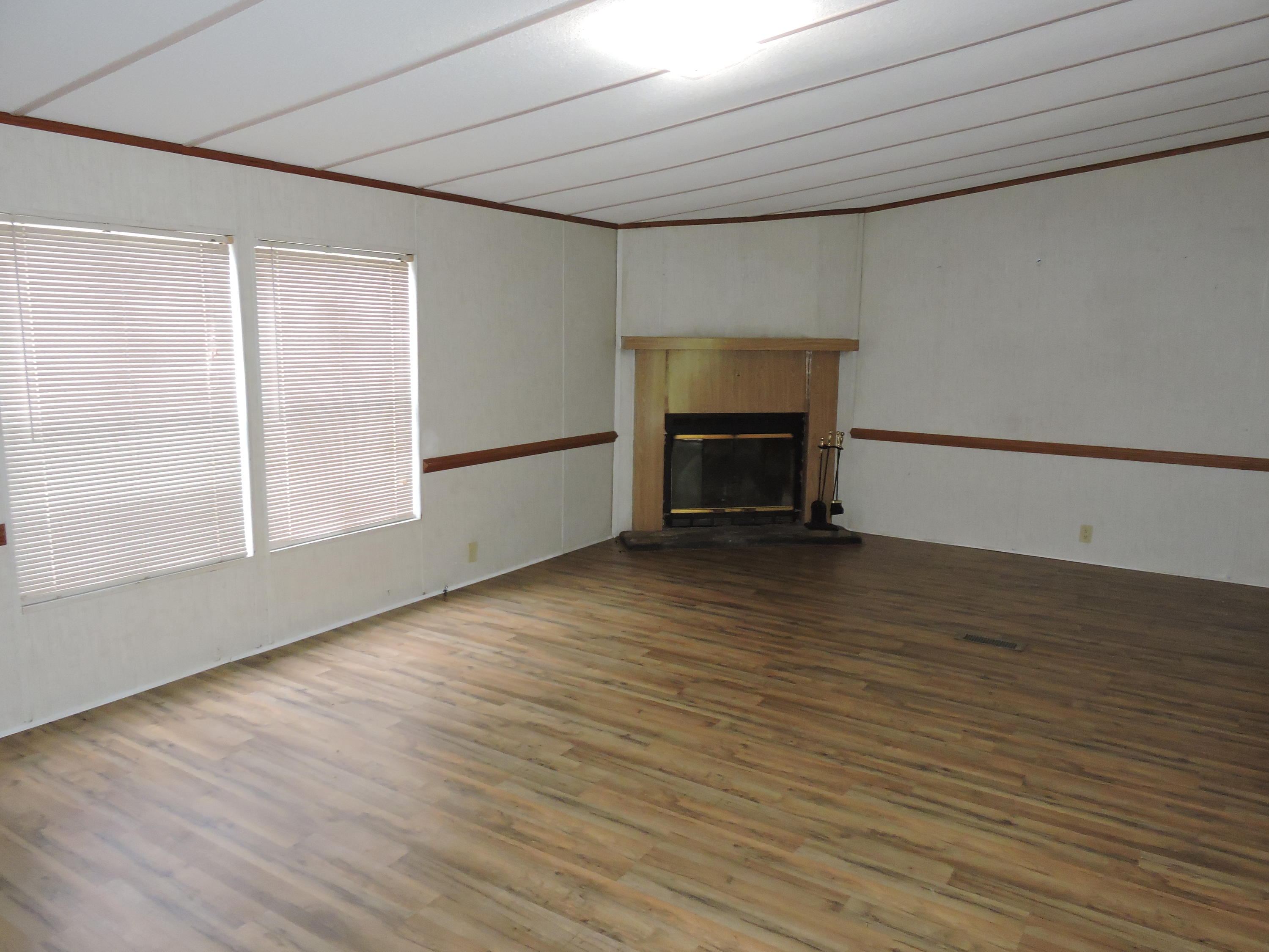 METES & BOUNDS - Residential Lease