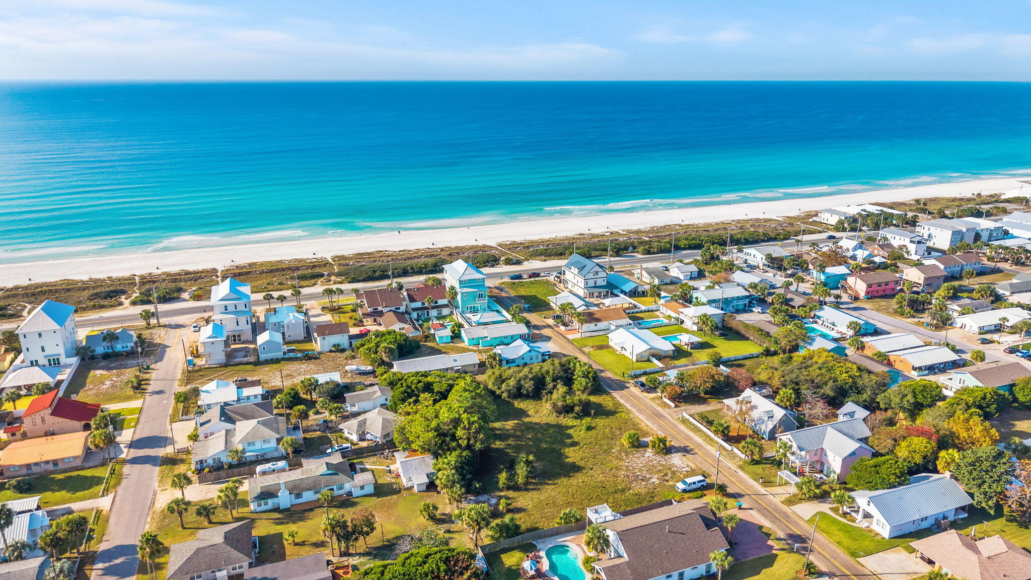 LAGUNA BEACH - Land