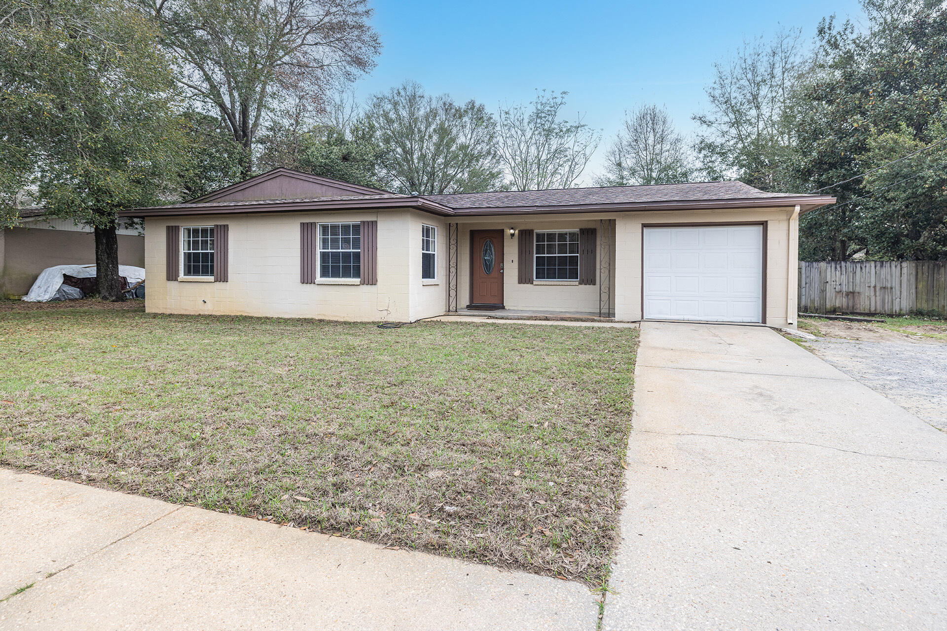 Newly renovated home, close to beaches and shopping.  This 3 bedroom 1 and a half bath home features new flooring and new paint throughout.  Large  Kitchen with beautiful dark cherry cabinets with Newer laminate countertops and a upgraded gas stove.
Fully fenced back yard.