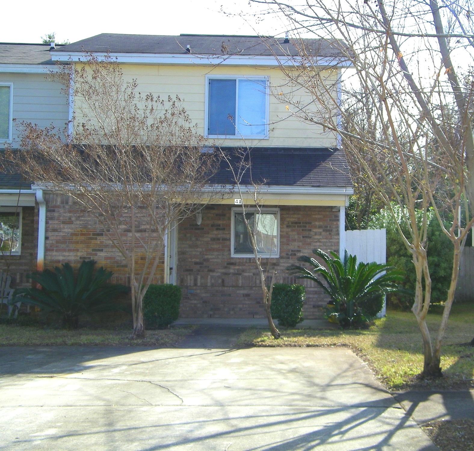 Two-story, end unit townhome. Easy lawn maintenance with lawn pump and sprinkler system. Spacious master bedroom. Walking distance to Pryor and Choctaw. Small pet allowed with non-refundable pet fee (no puppies or kittens allowed). Available for move in October 12.