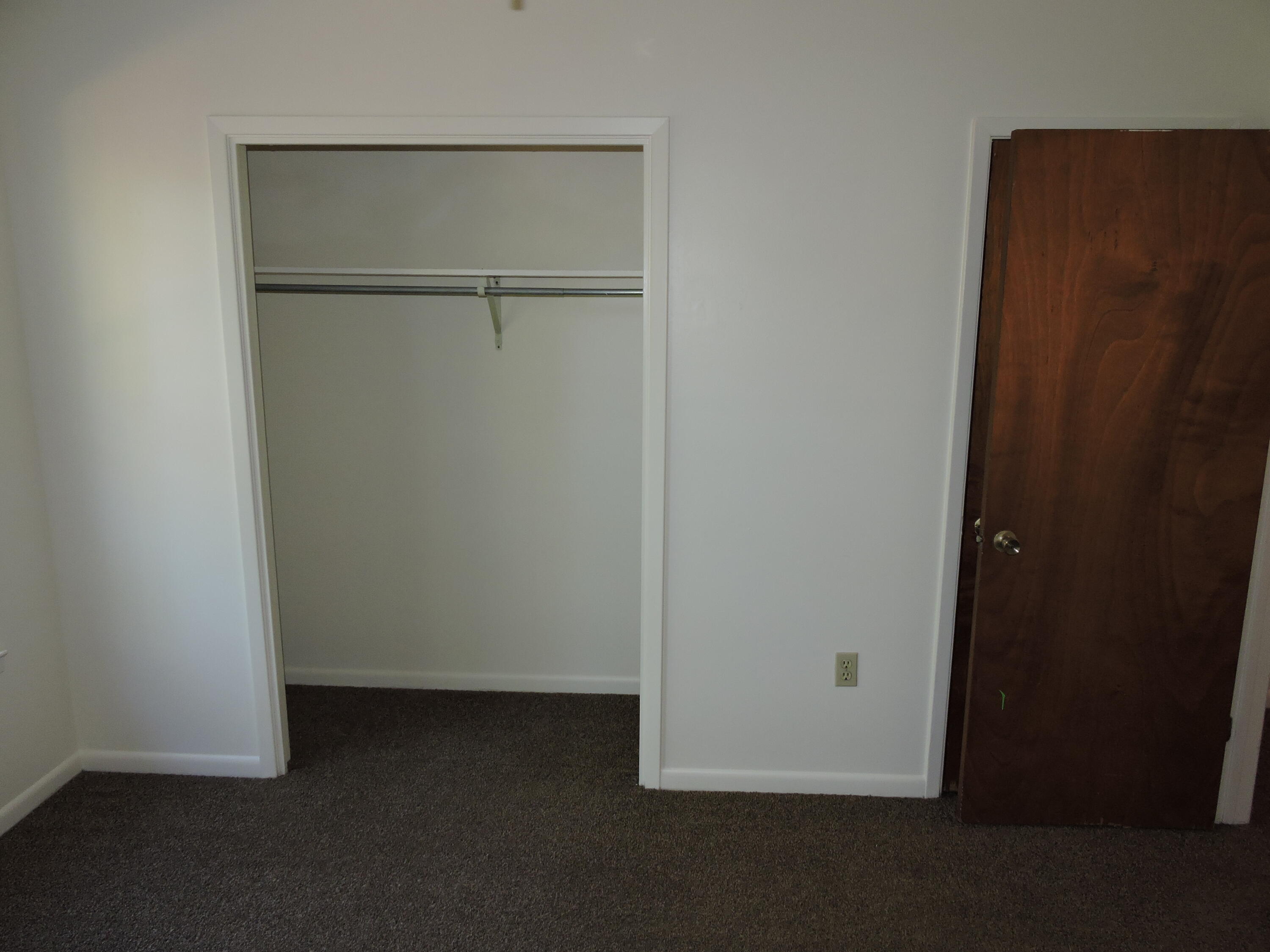 CRESTVIEW HEIGHTS 1ST ADDN - Residential Lease