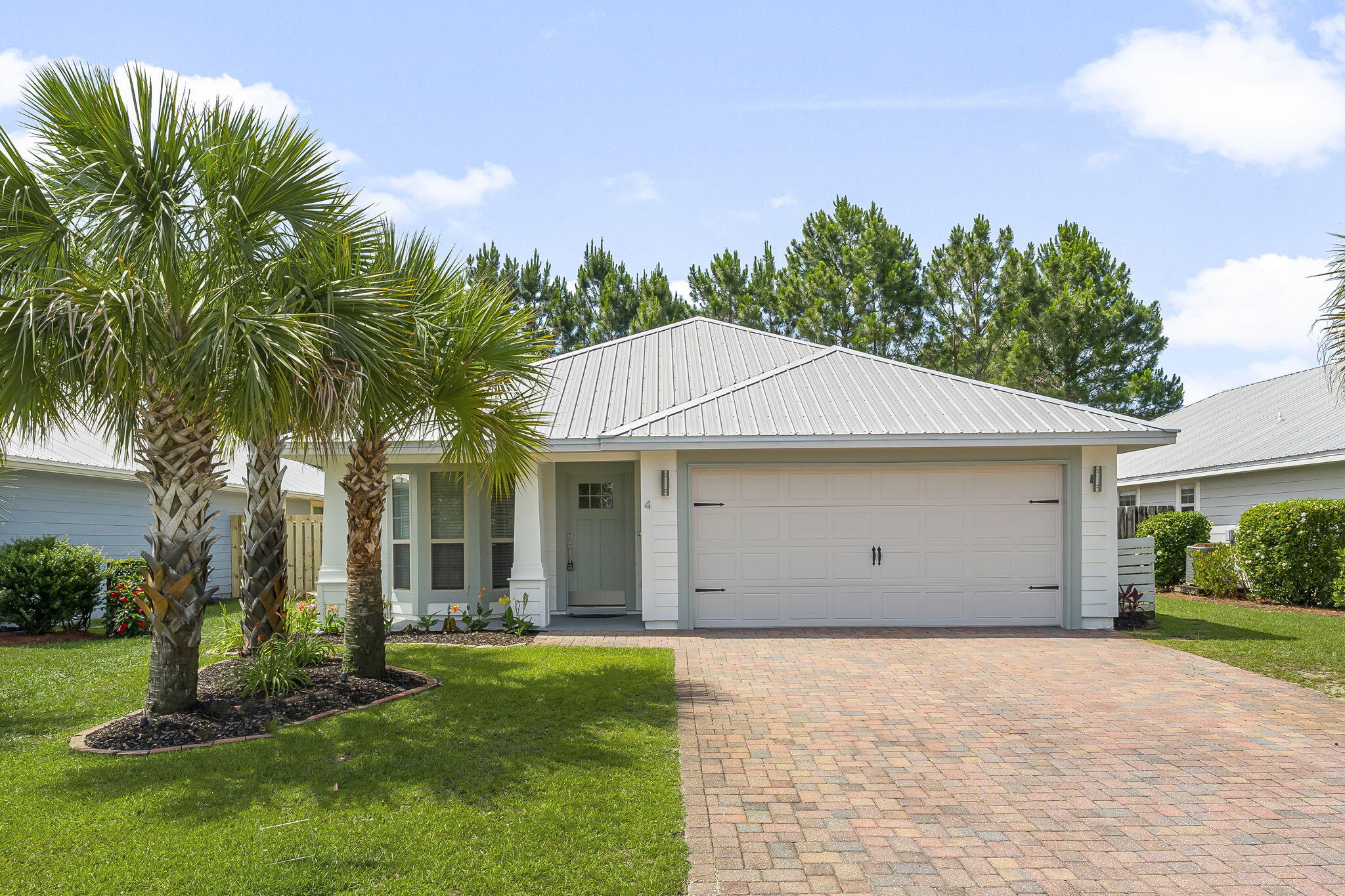 EAGLE BAY - Residential Lease